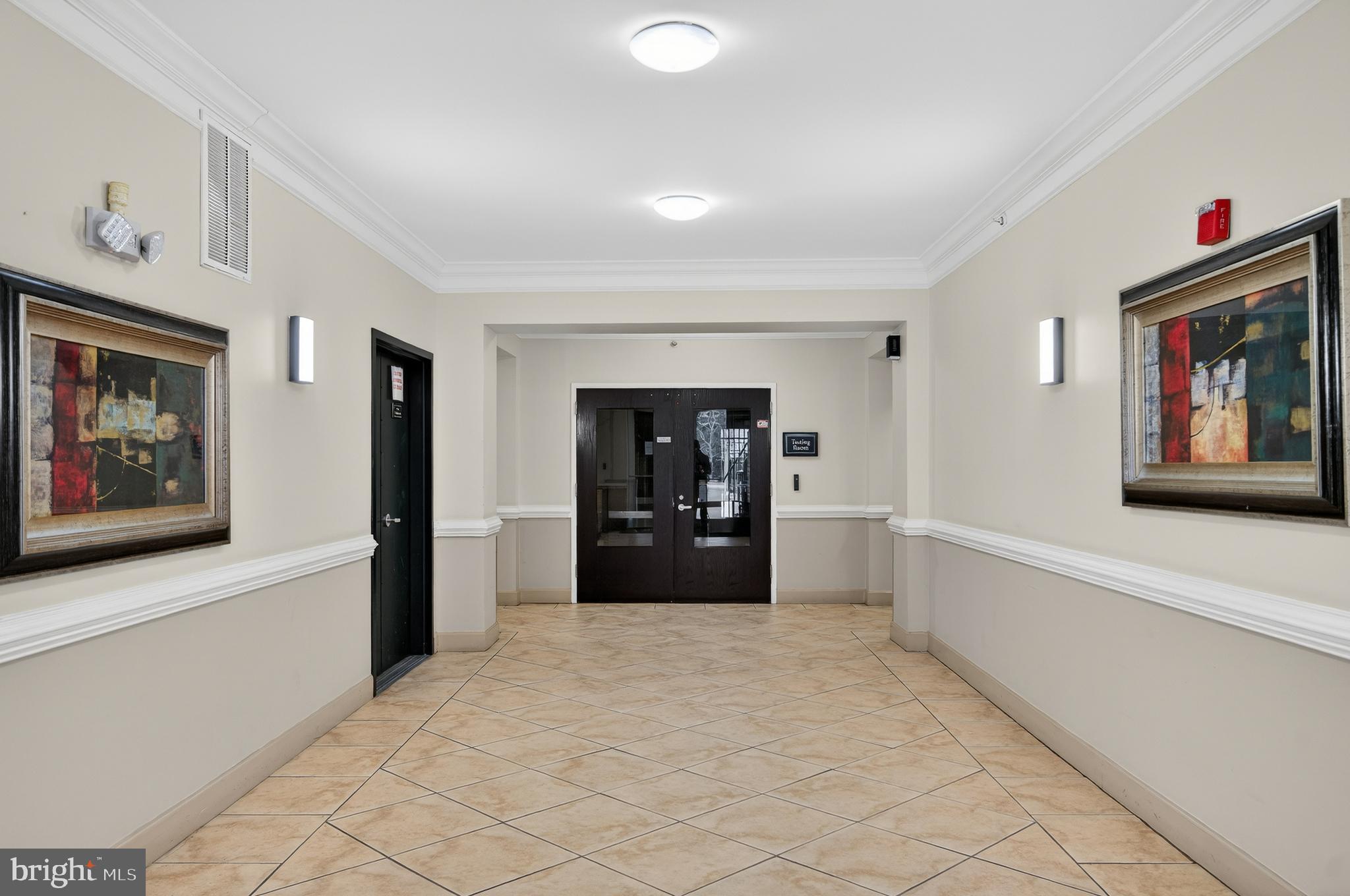 THE COLONNADE AT KENTLANDS - Residential