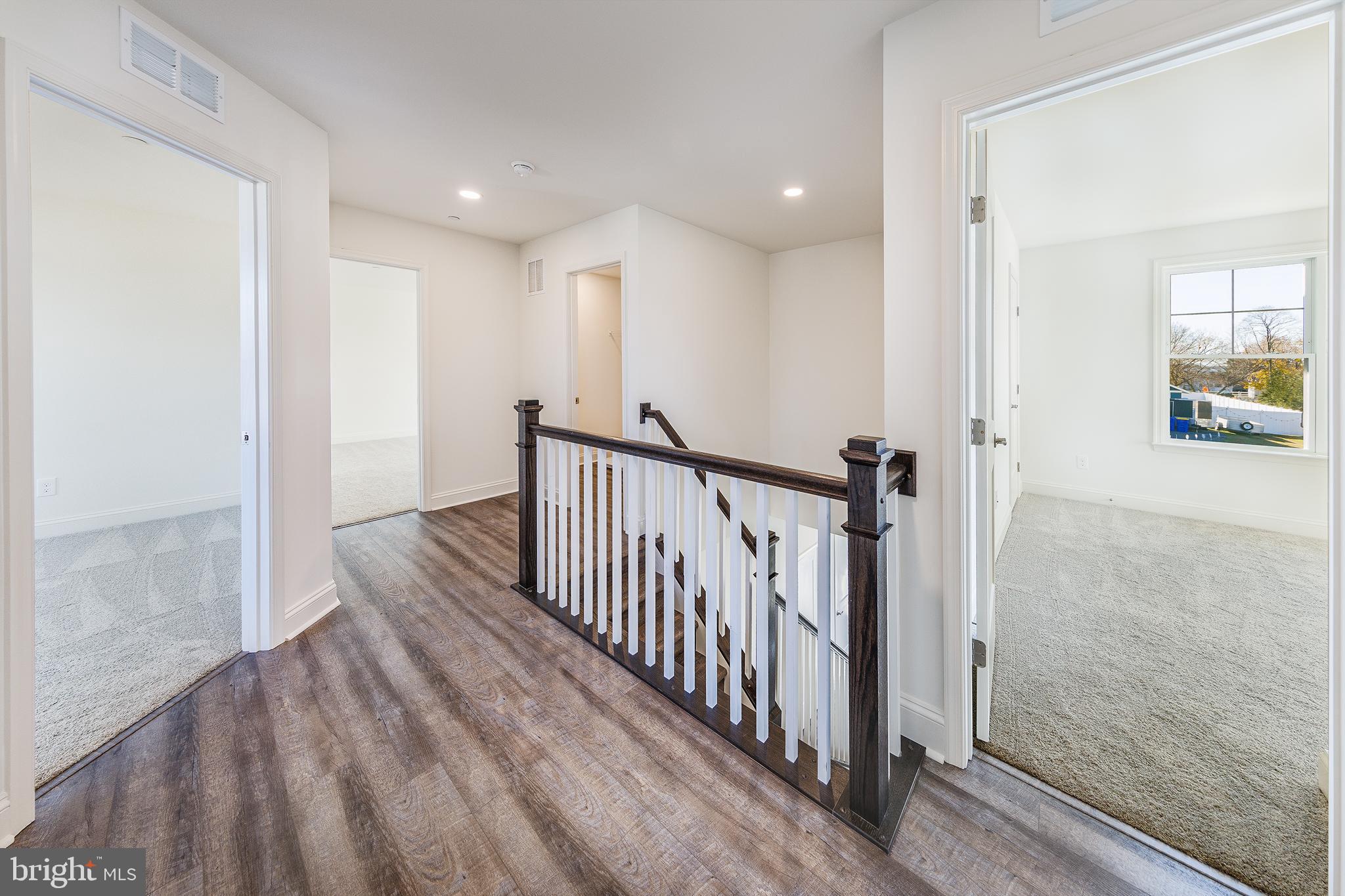 QUEEN ANNE COLONY - Residential