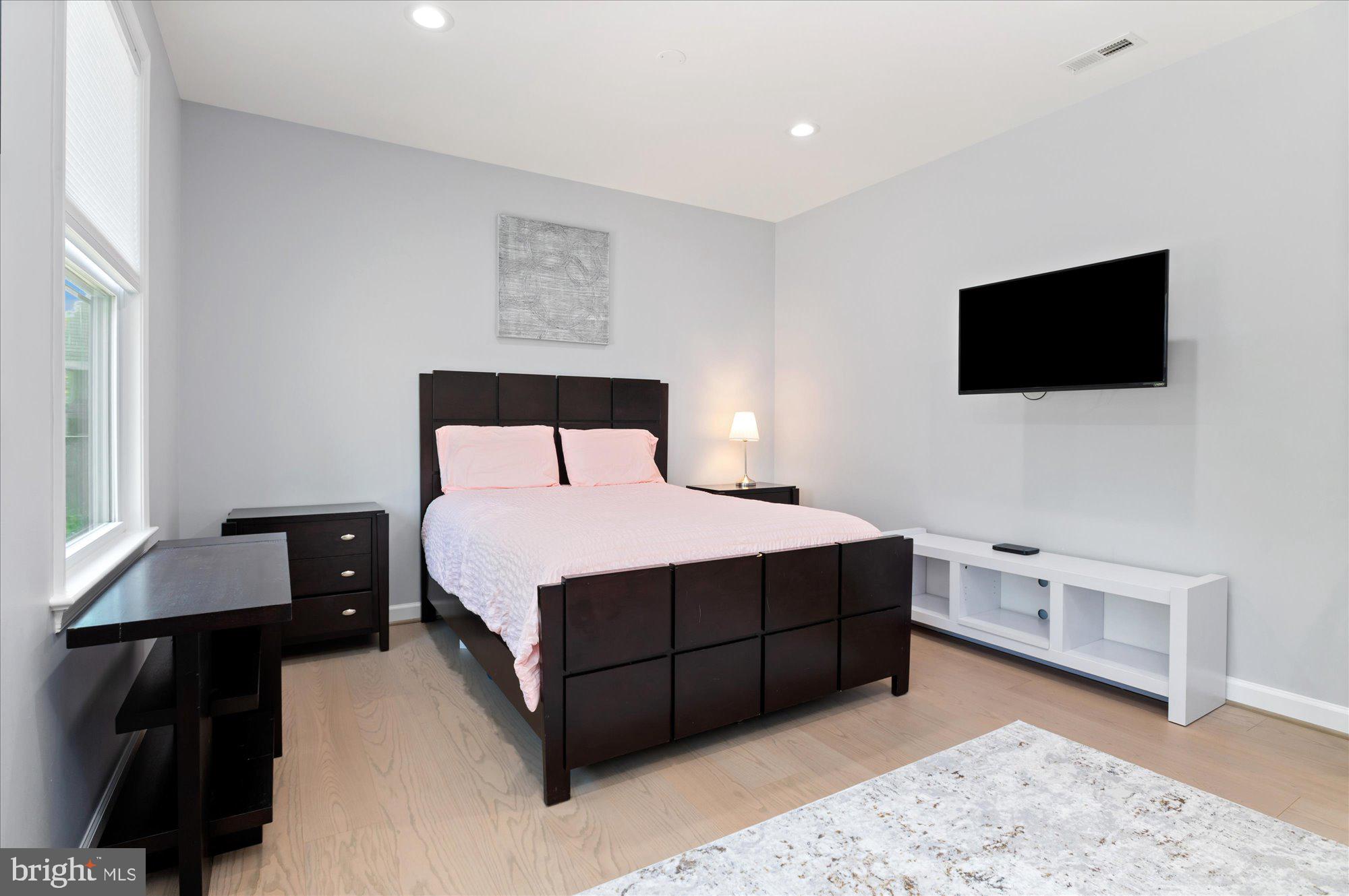 ANNANDALE - Residential