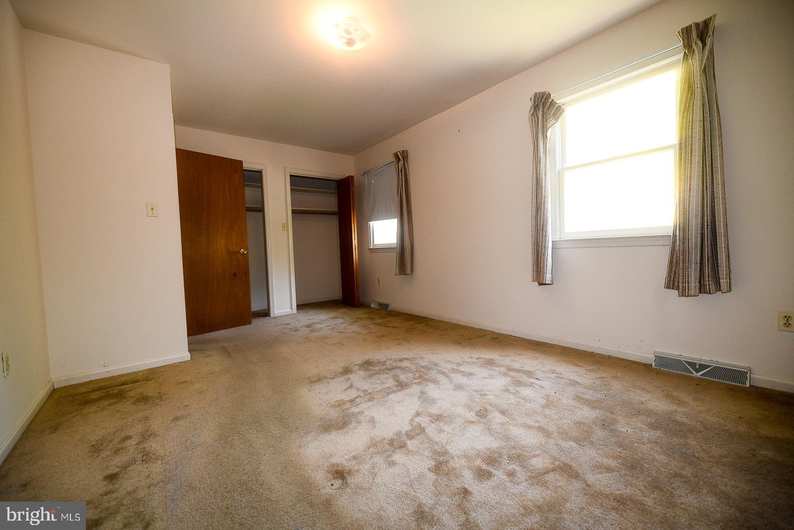 GREENVIEW KNOLLS - Residential