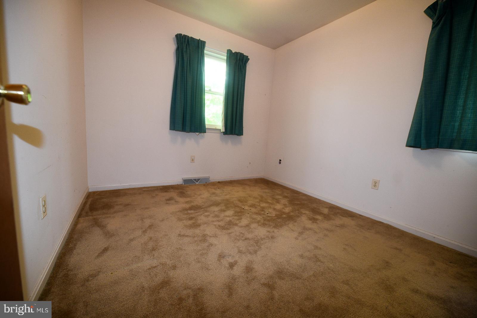 GREENVIEW KNOLLS - Residential