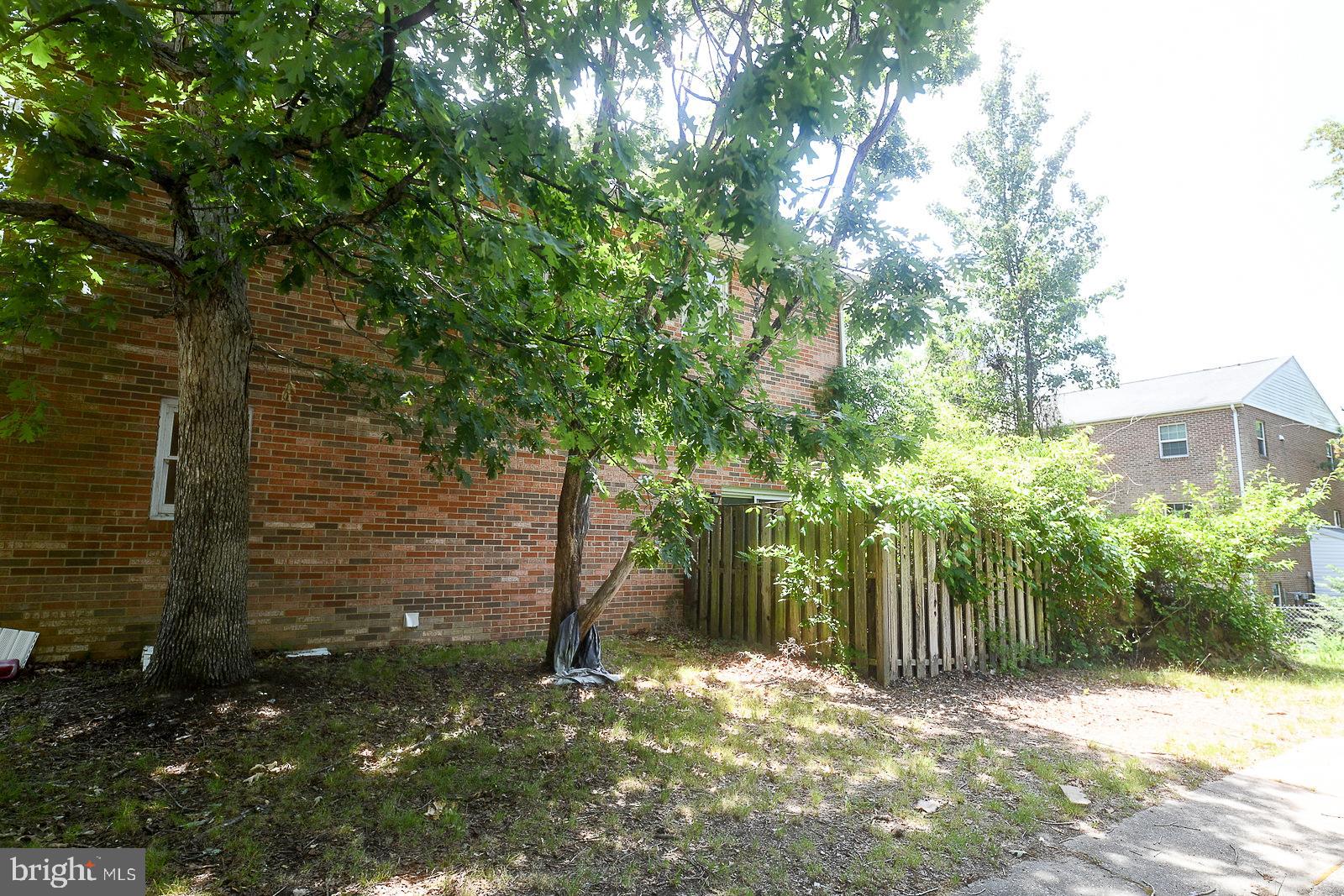 GREENVIEW KNOLLS - Residential