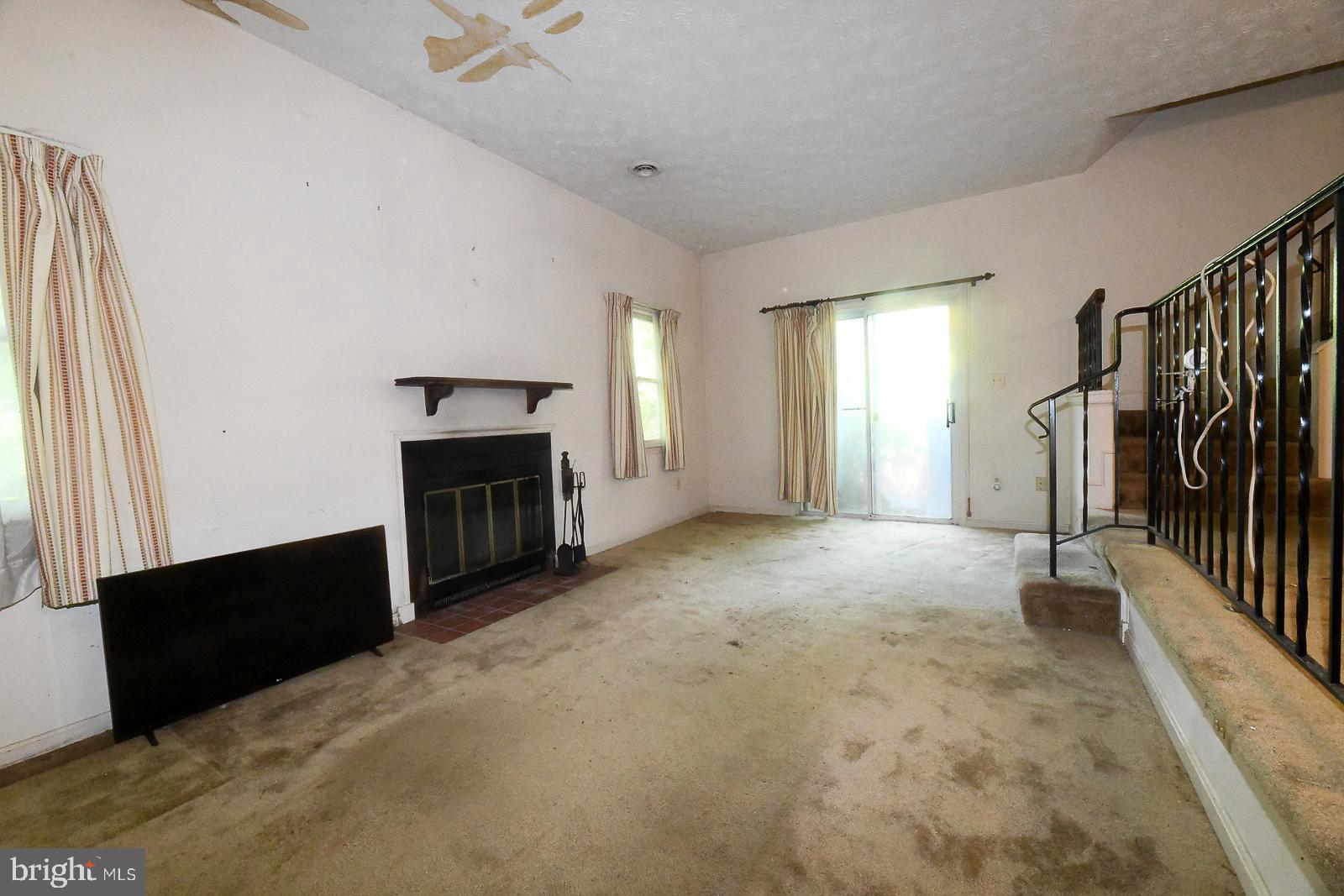 GREENVIEW KNOLLS - Residential