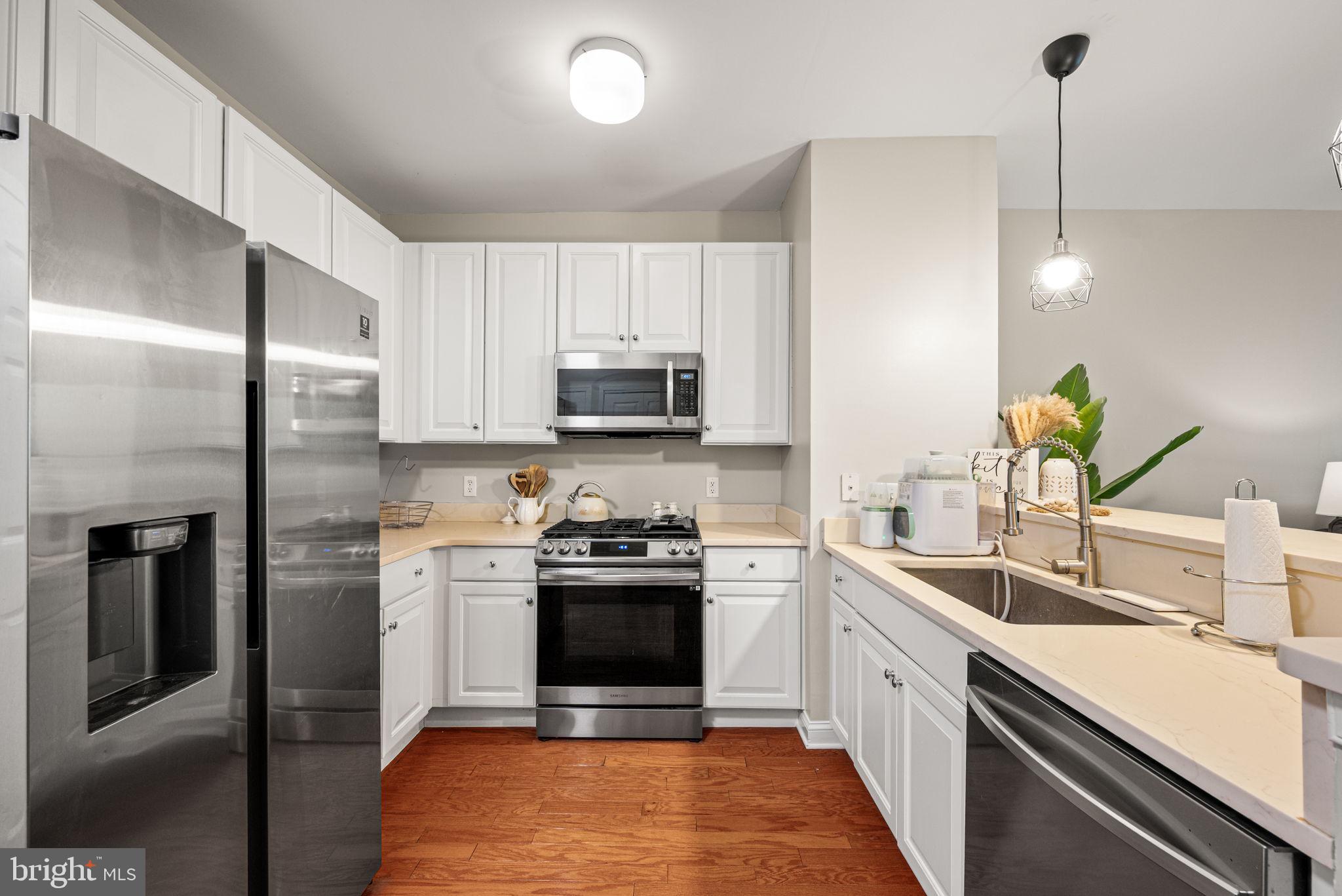 THE GRANDE AT RIVERVIEW - Residential