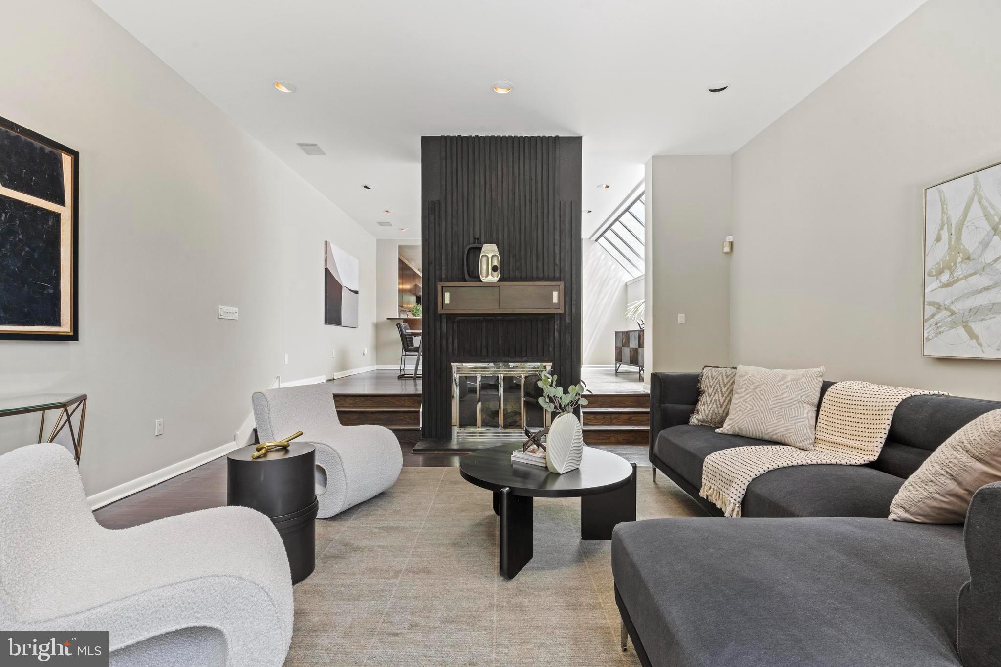 SOCIETY HILL - Residential