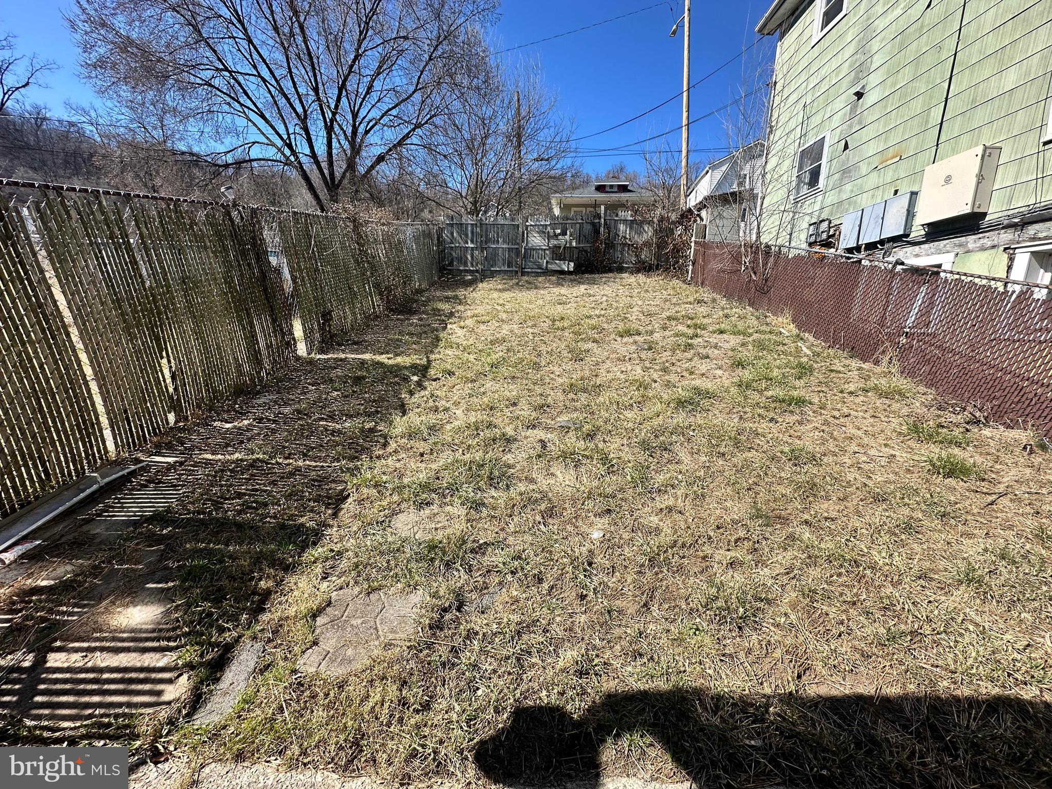 WEST SIDE - Residential