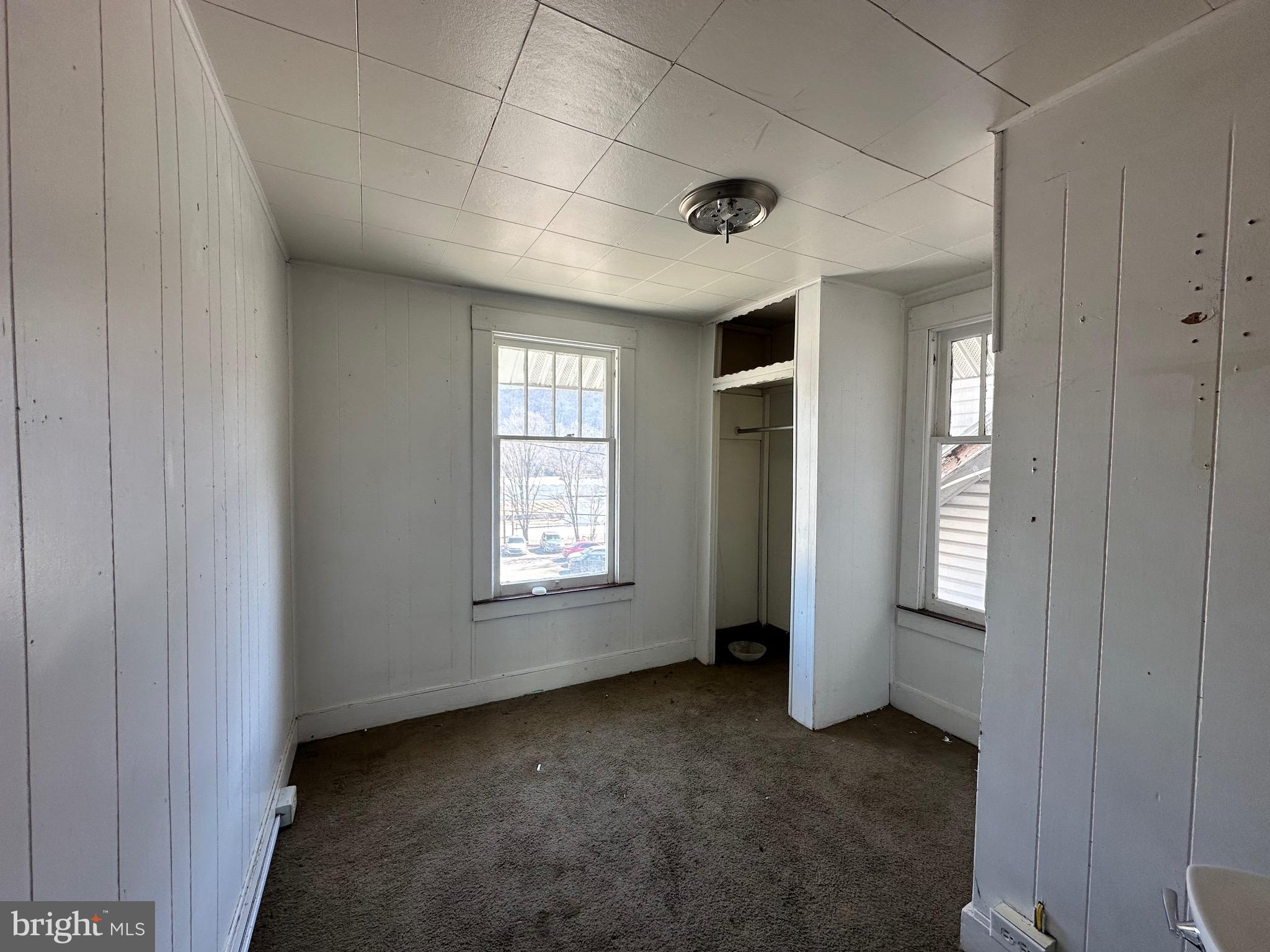 WEST SIDE - Residential