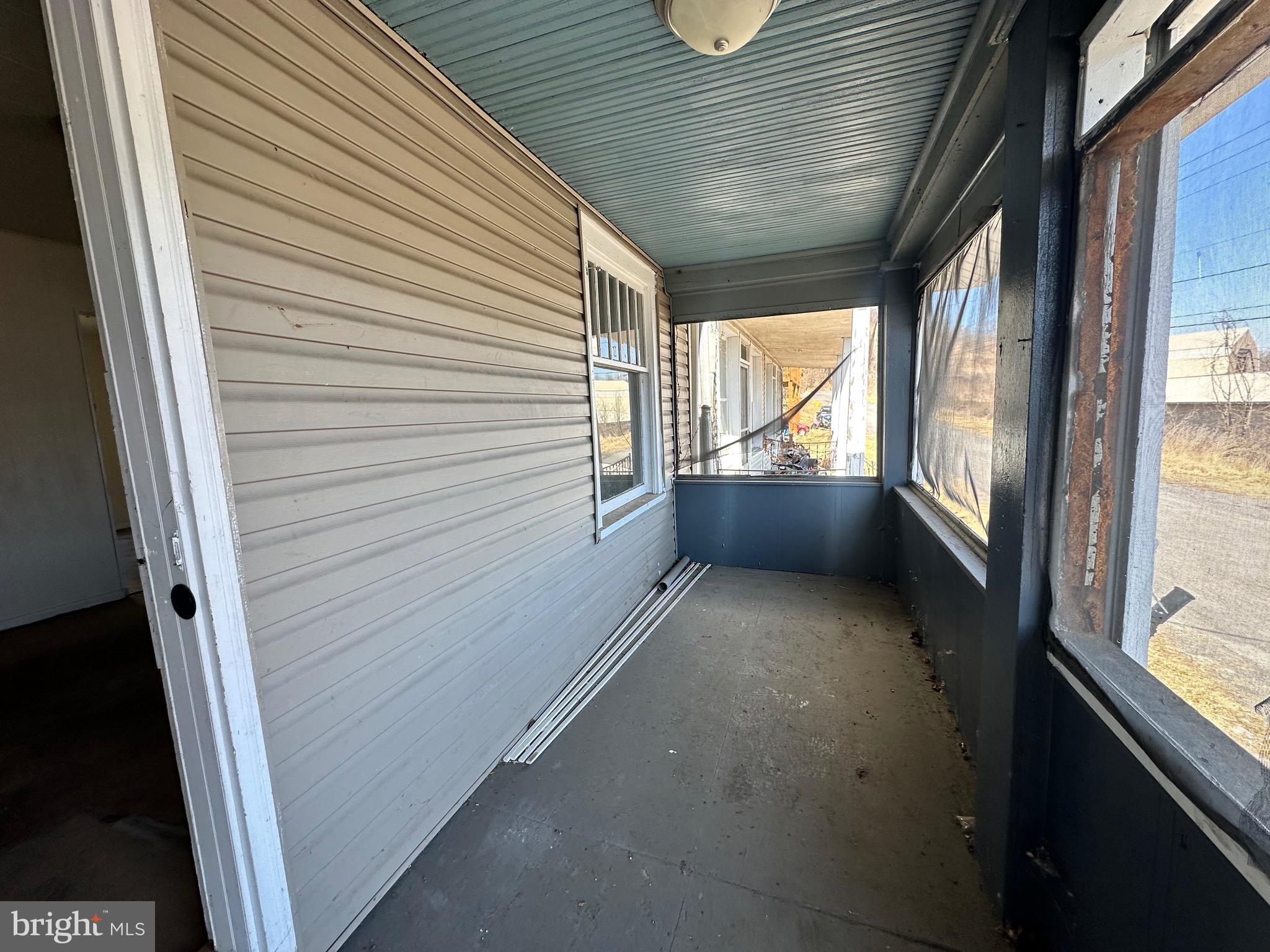 WEST SIDE - Residential