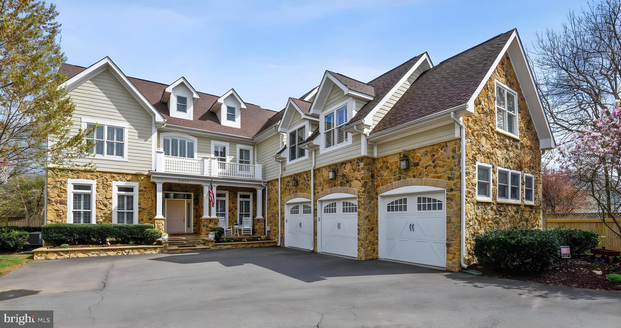 WOODFORD COLLINS - Residential