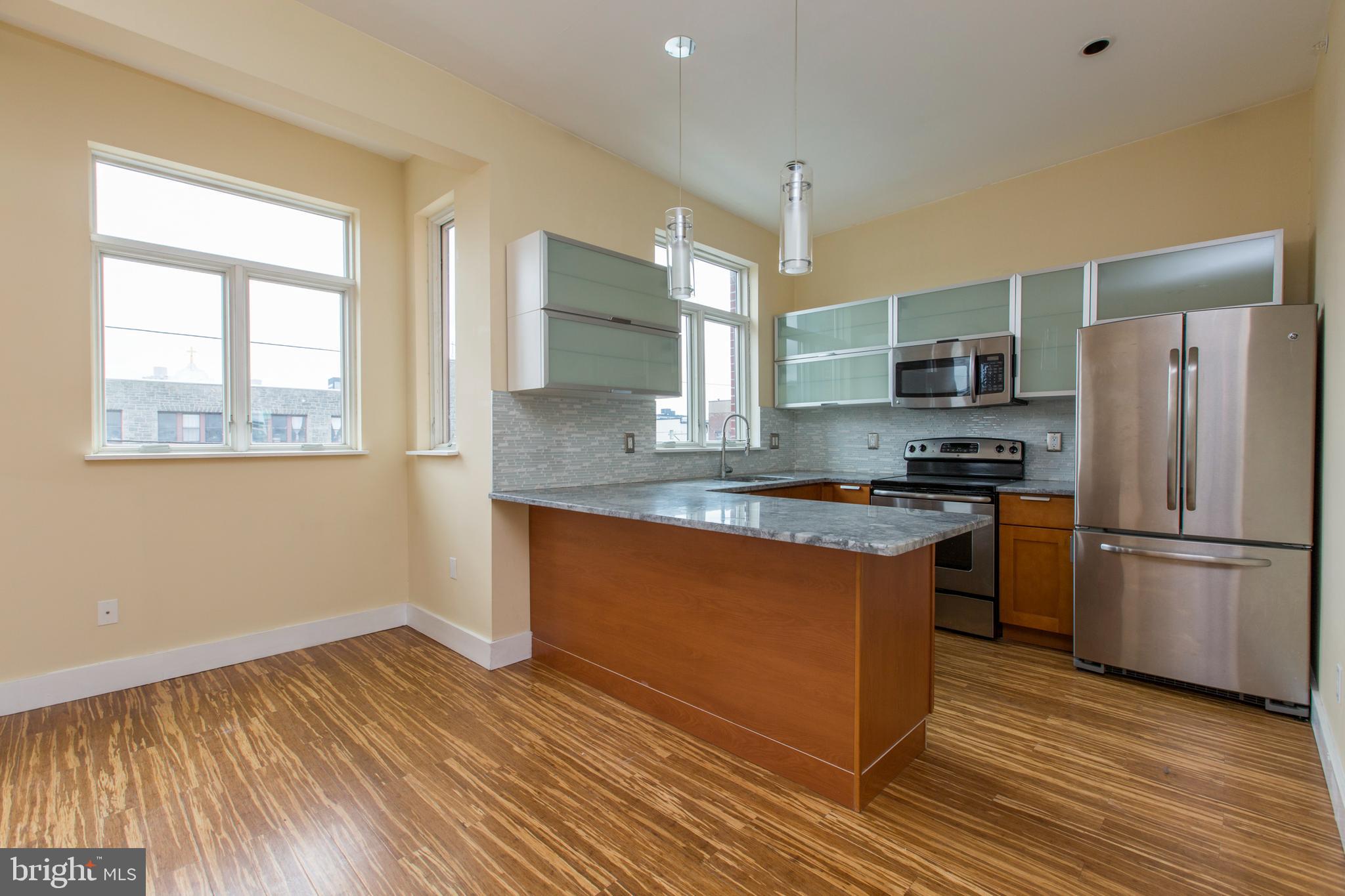 NORTHERN LIBERTIES - Commercial Sale