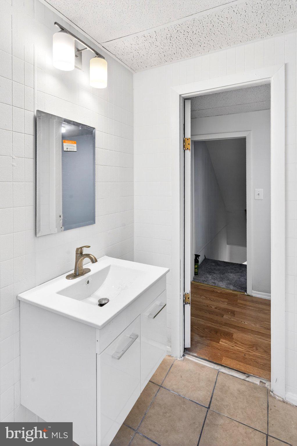 MILL HILL - Residential