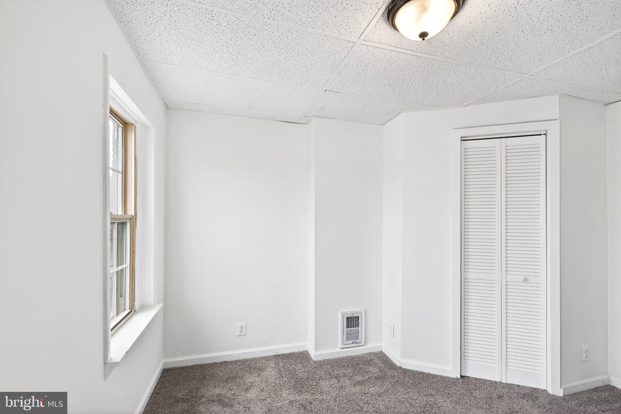 MILL HILL - Residential