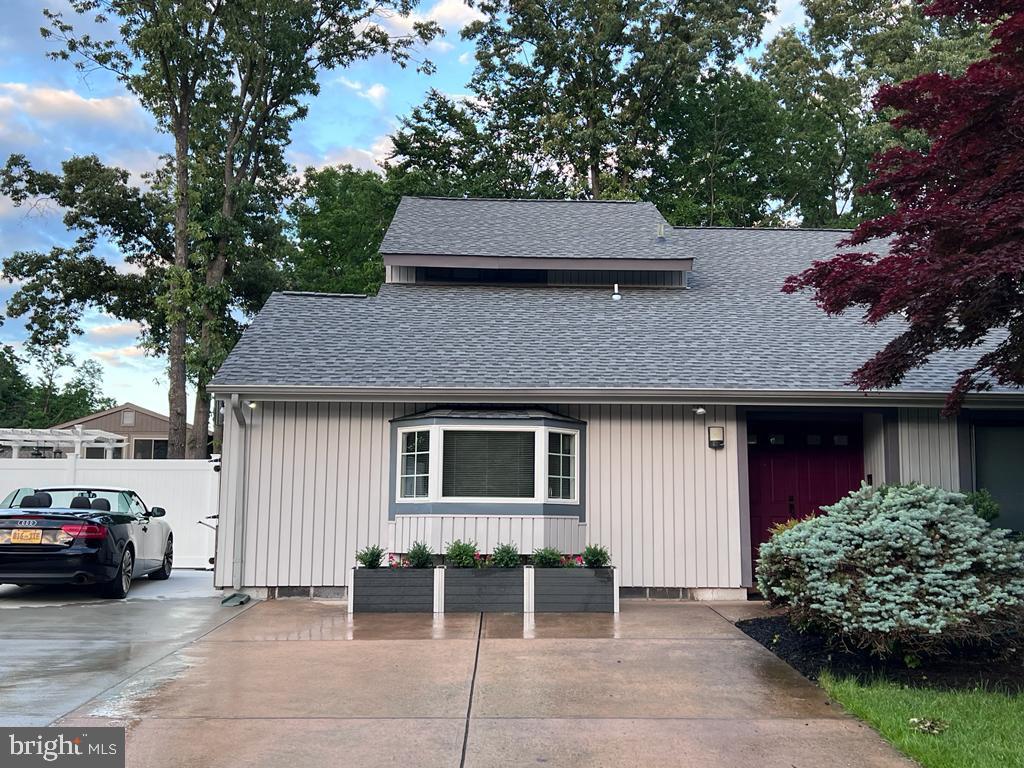 BONNIE BRAE - Residential Lease