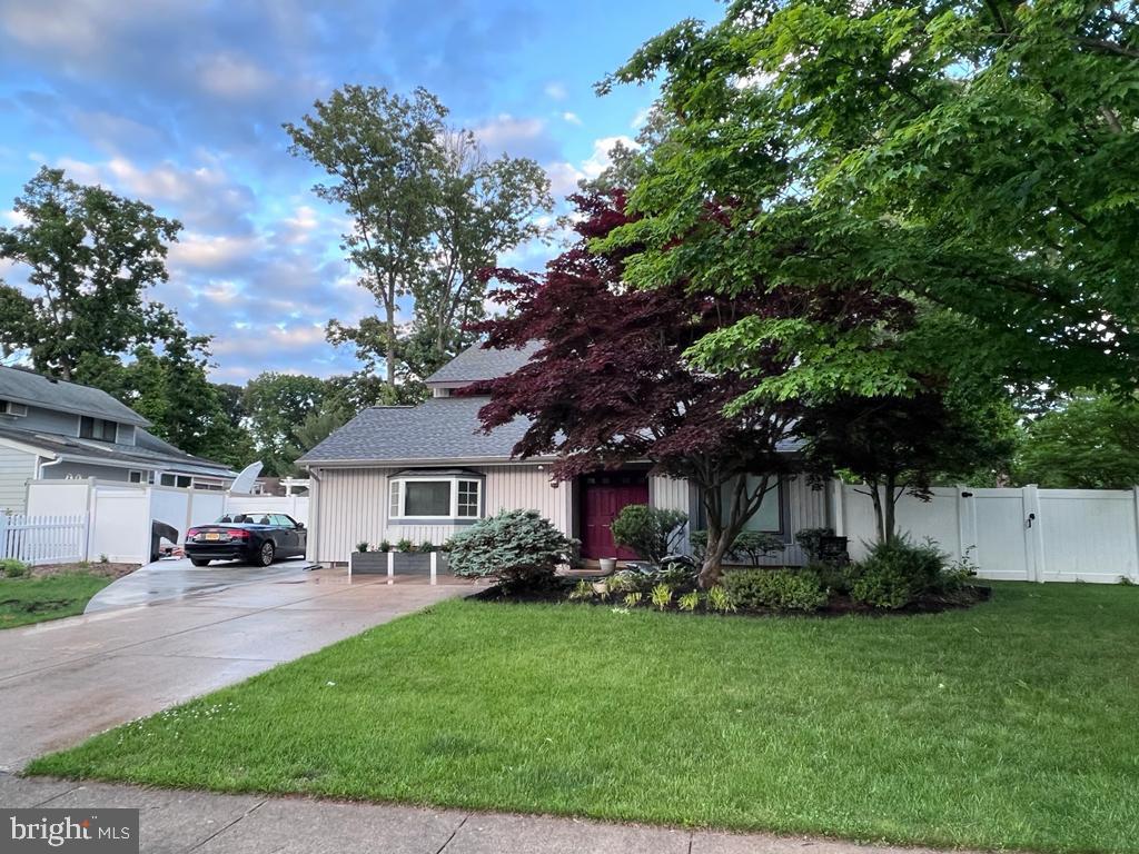 BONNIE BRAE - Residential Lease