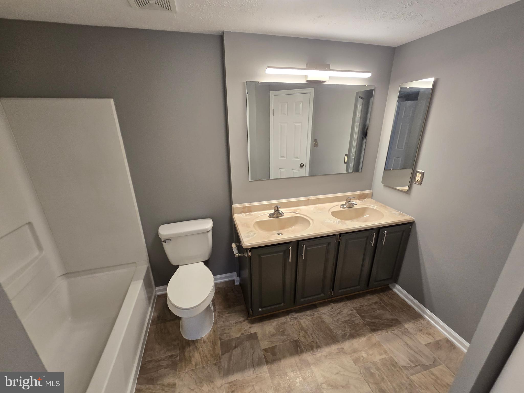 FREDERICKTOWNE VILLAGE - Residential Lease