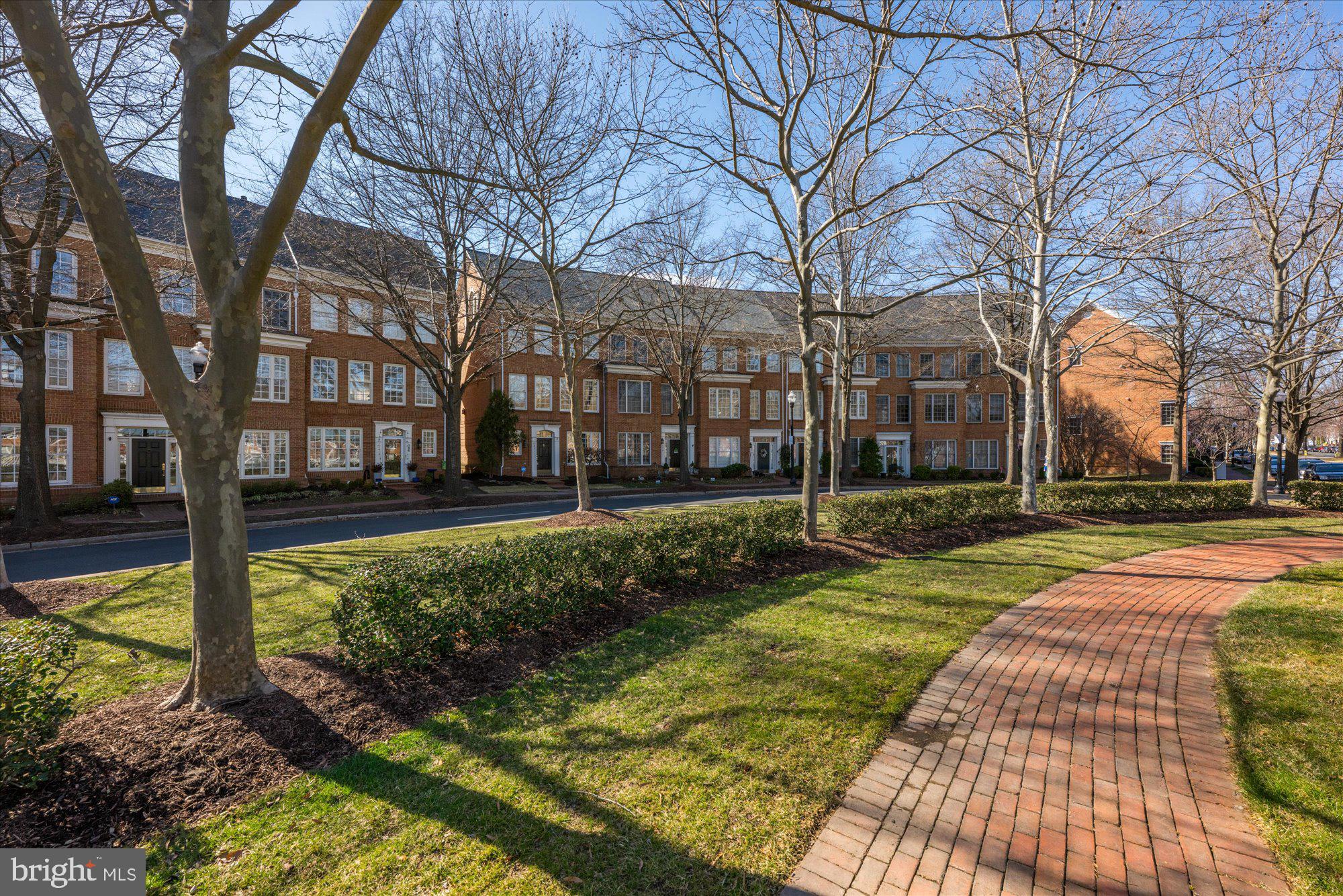 CAMERON STATION - Residential