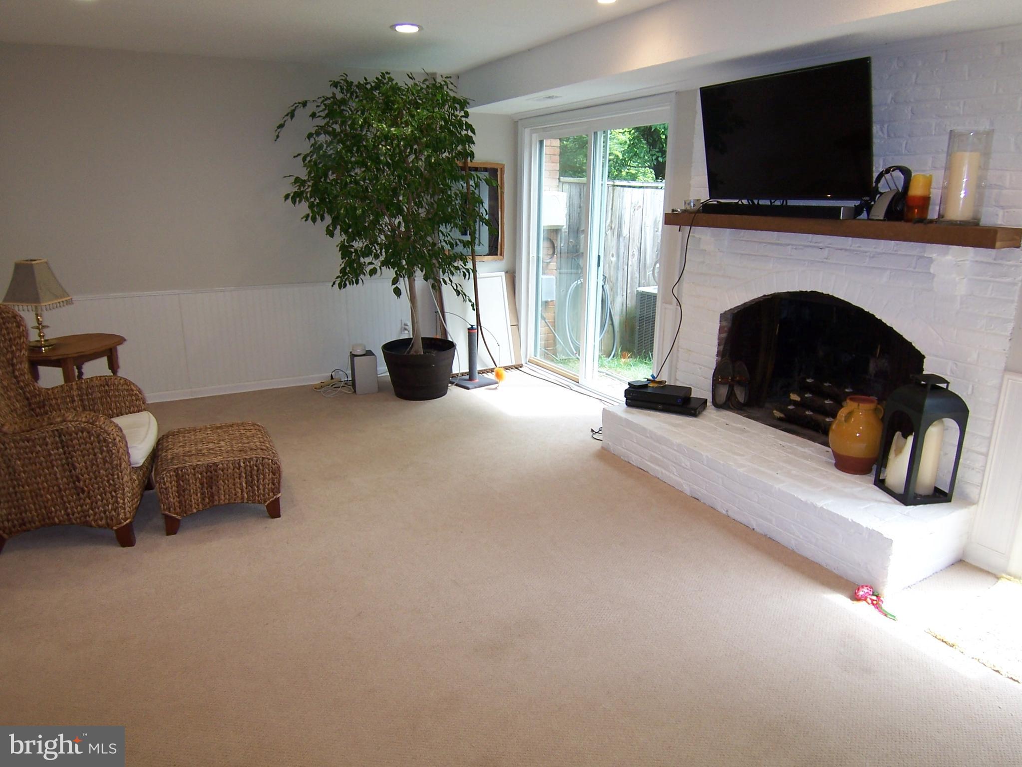 WESTMORELAND SQUARE - Residential Lease