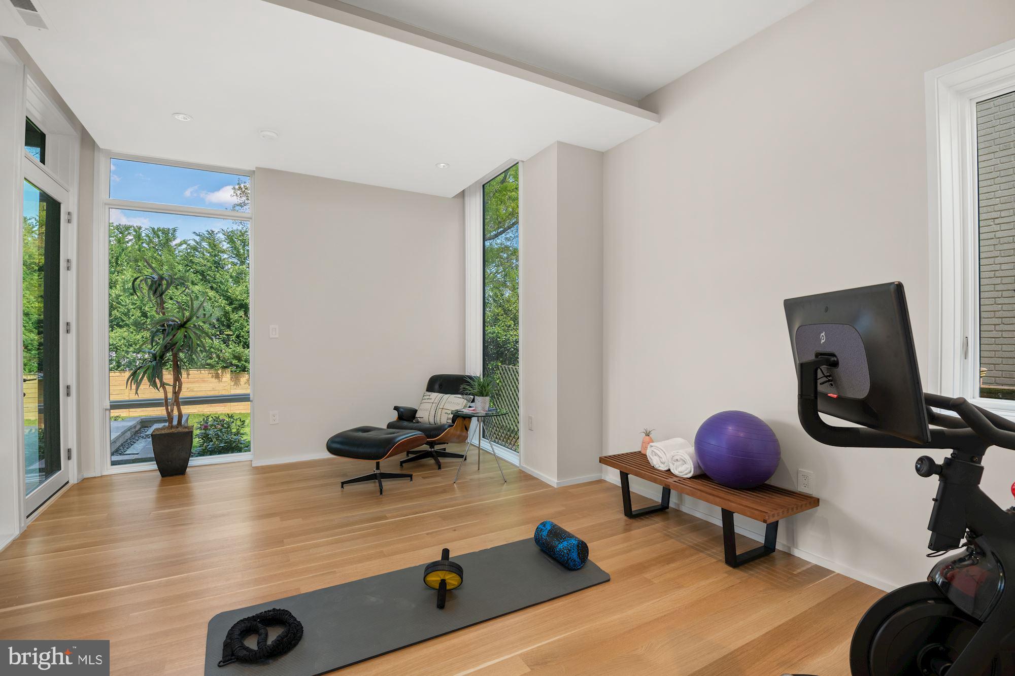 OBSERVATORY CIRCLE - Residential