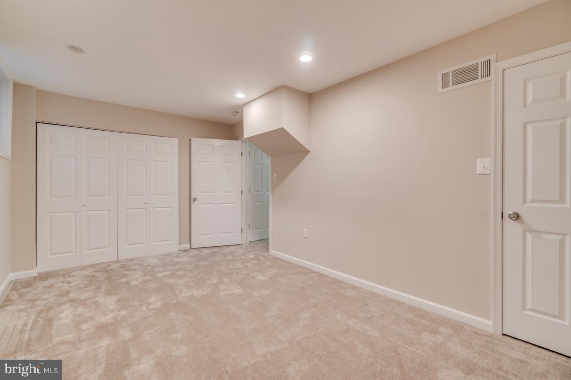 PINECREST - Residential