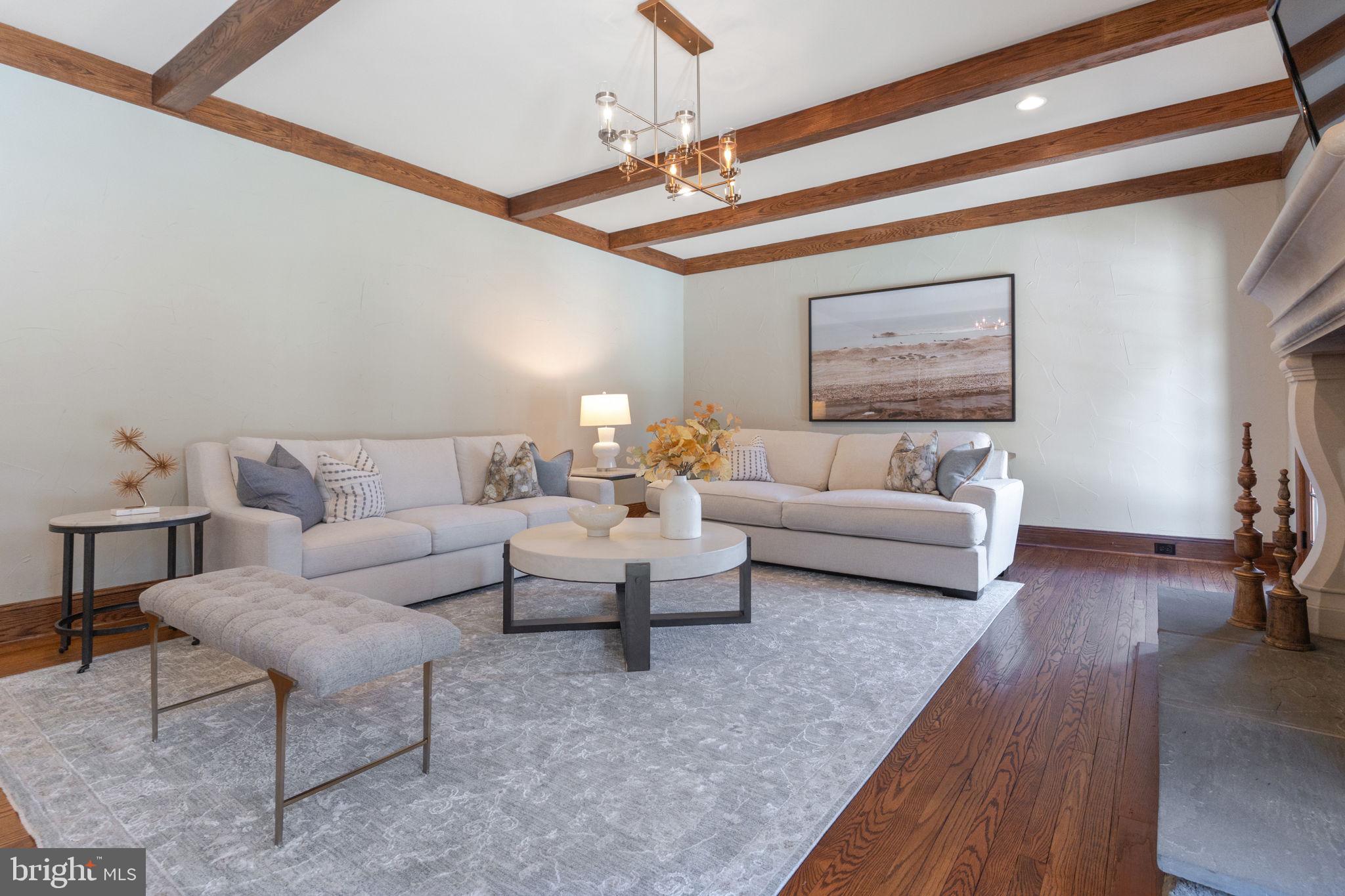 RIVER OAKS FARM - Residential