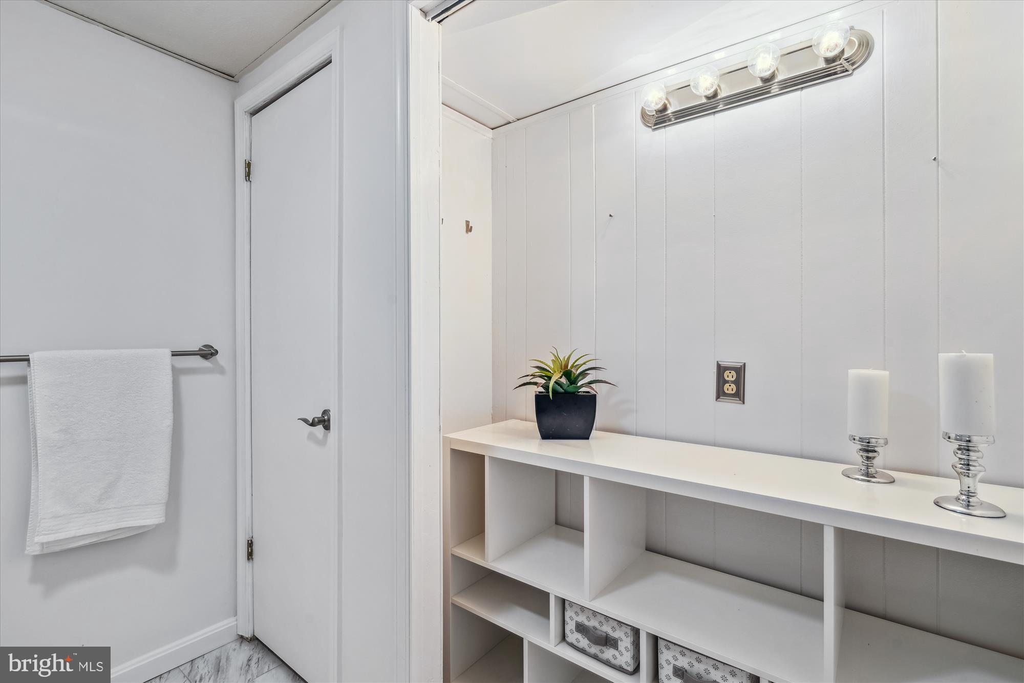 GWYNN ACRES - Residential