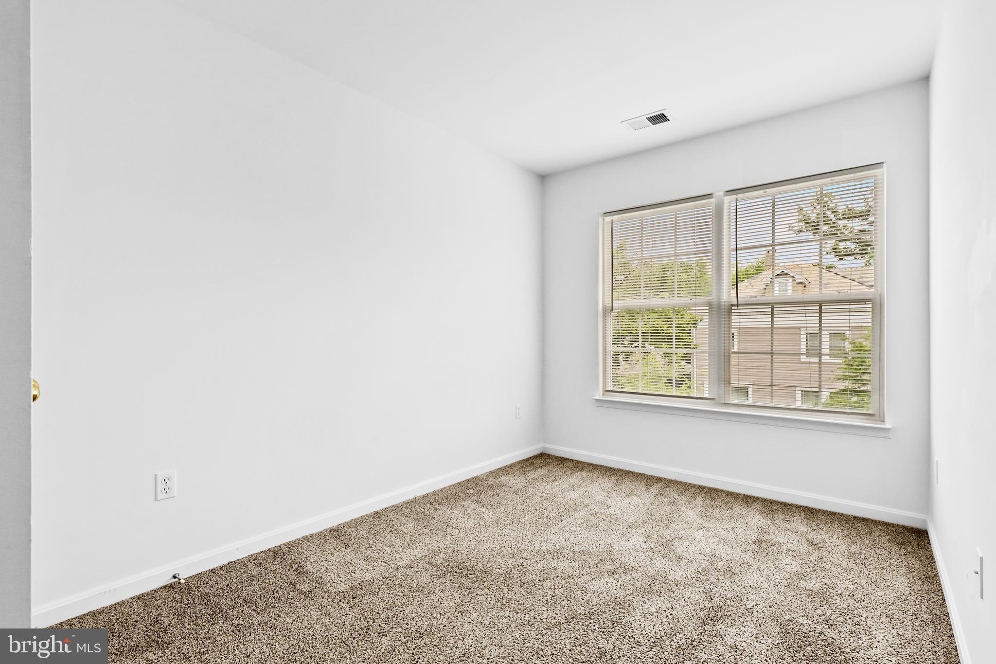 BELVEDERE SQUARE - Residential Income