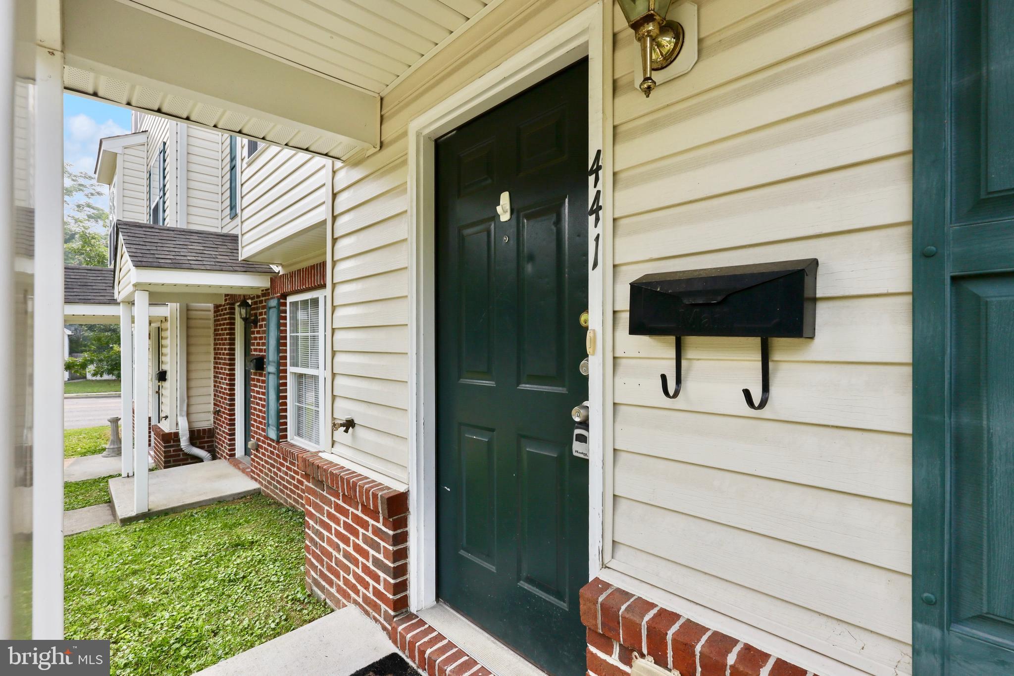 BELVEDERE SQUARE - Residential Income