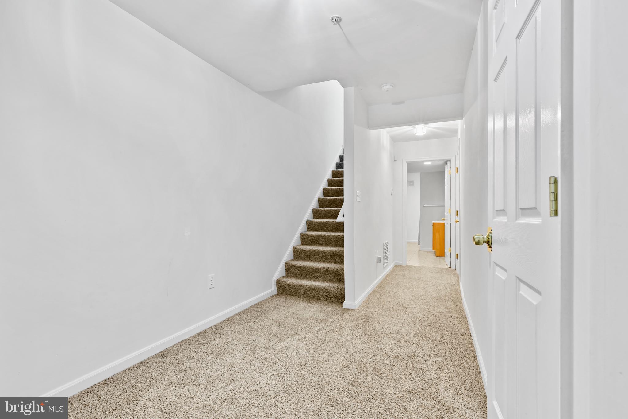 BELVEDERE SQUARE - Residential Income