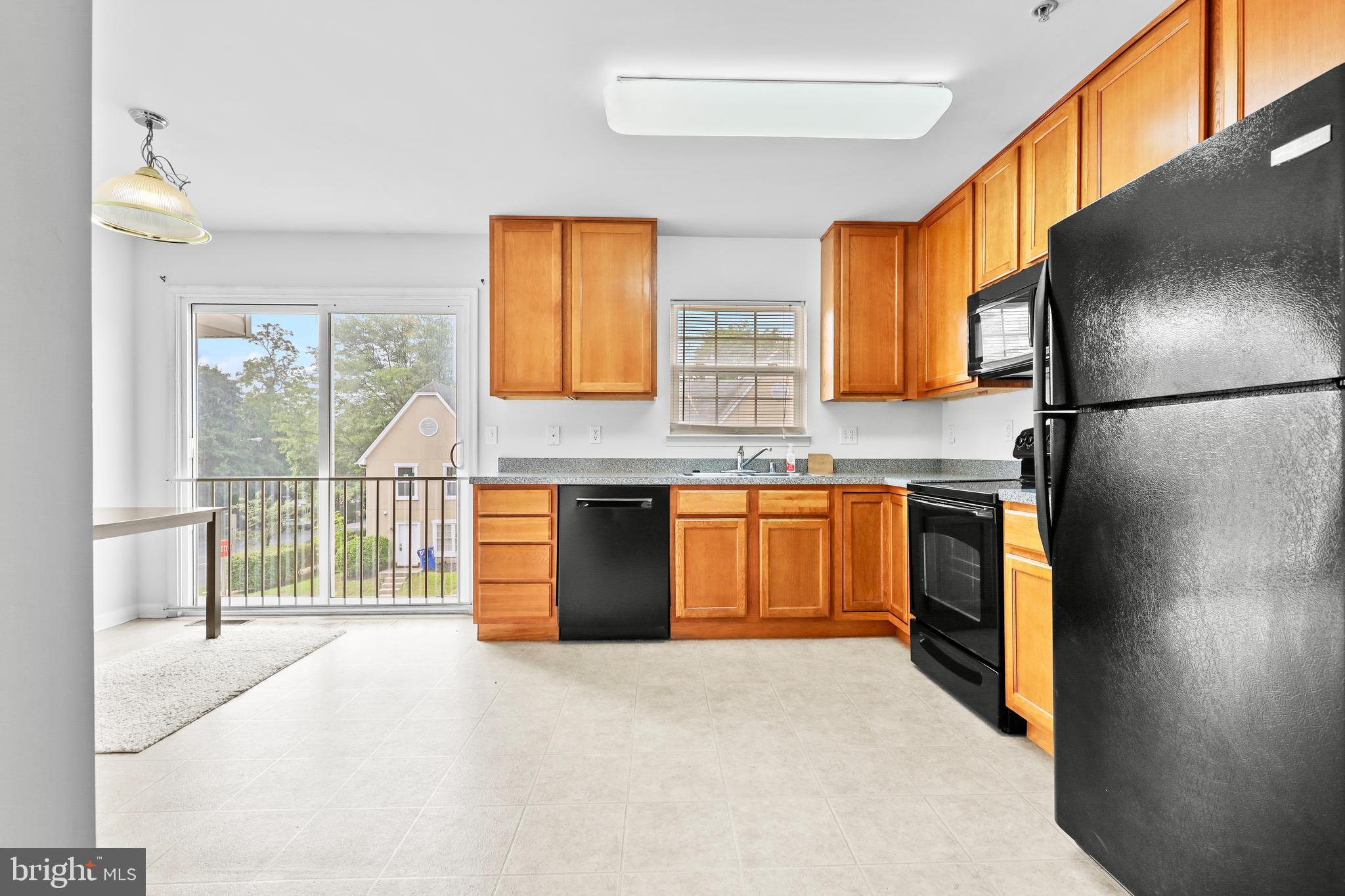 BELVEDERE SQUARE - Residential Income