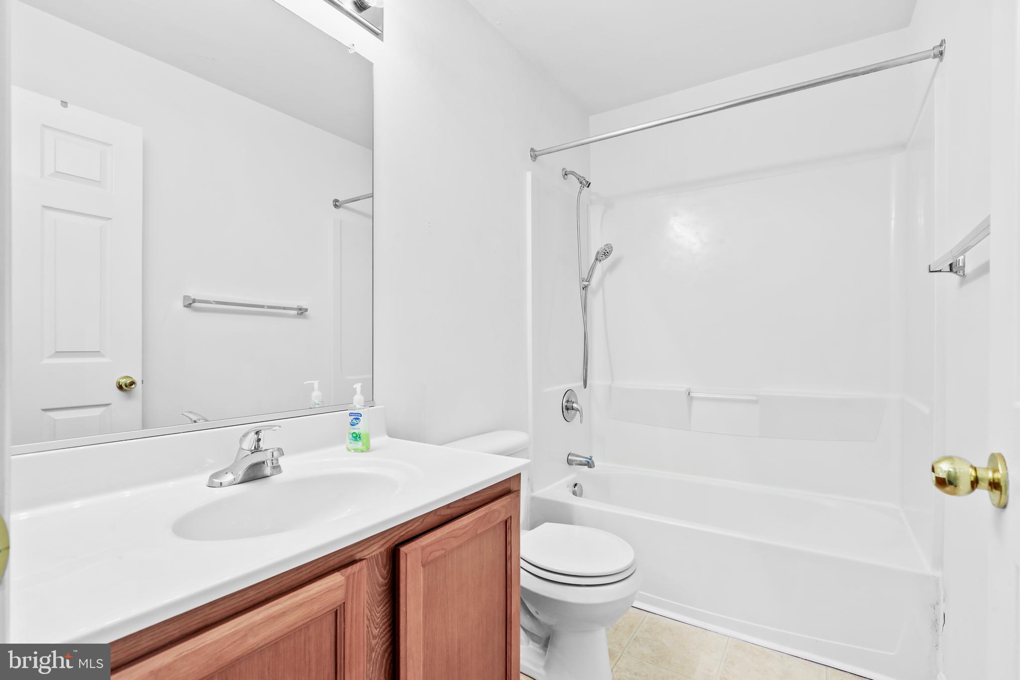 BELVEDERE SQUARE - Residential Income
