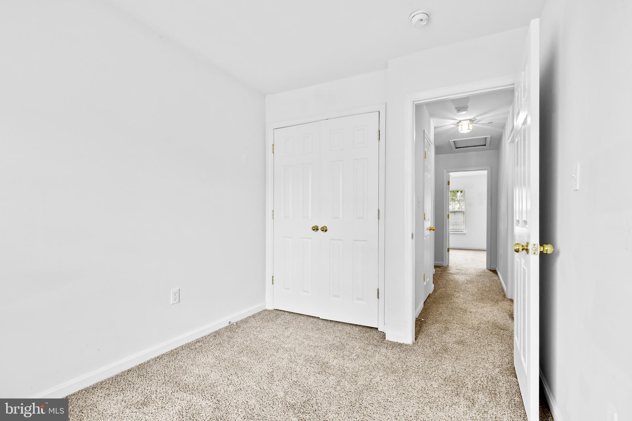 BELVEDERE SQUARE - Residential Income