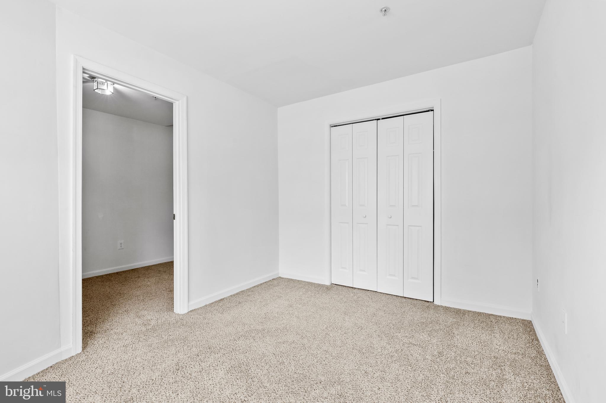 BELVEDERE SQUARE - Residential Income
