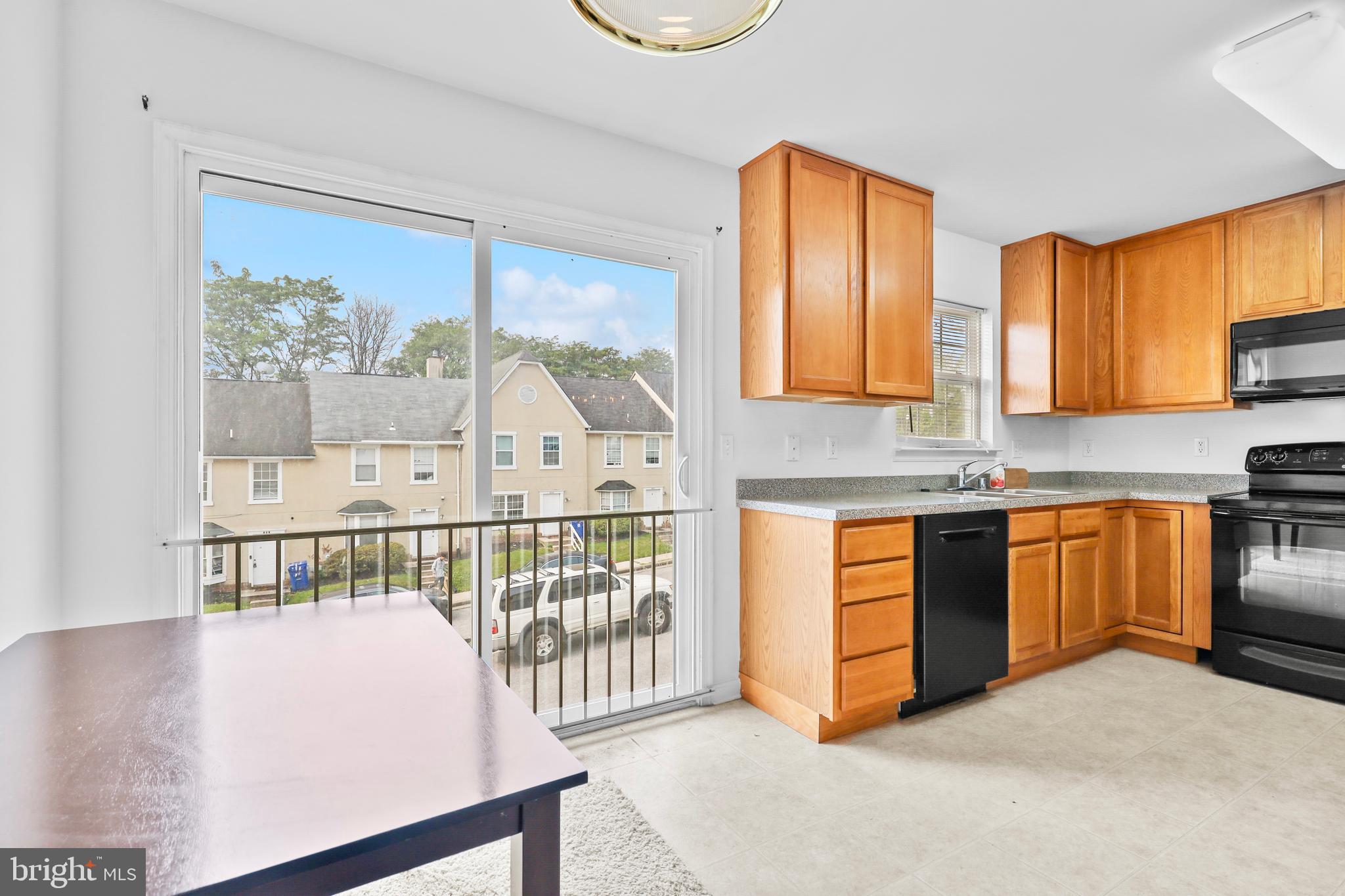BELVEDERE SQUARE - Residential Income