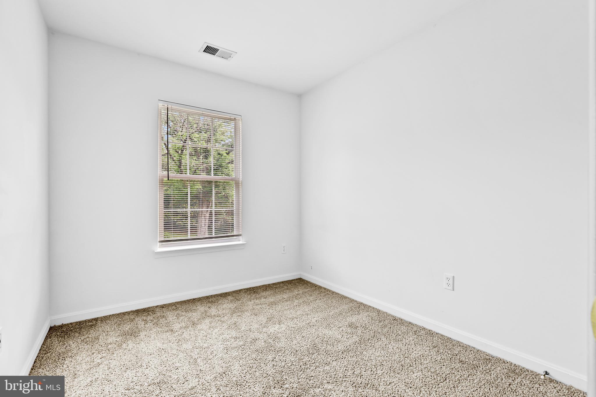 BELVEDERE SQUARE - Residential Income