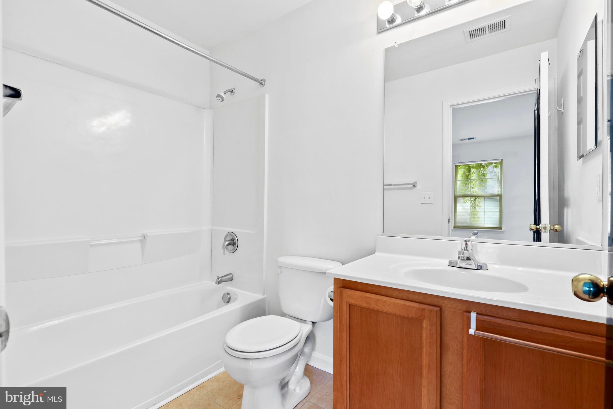 BELVEDERE SQUARE - Residential Income