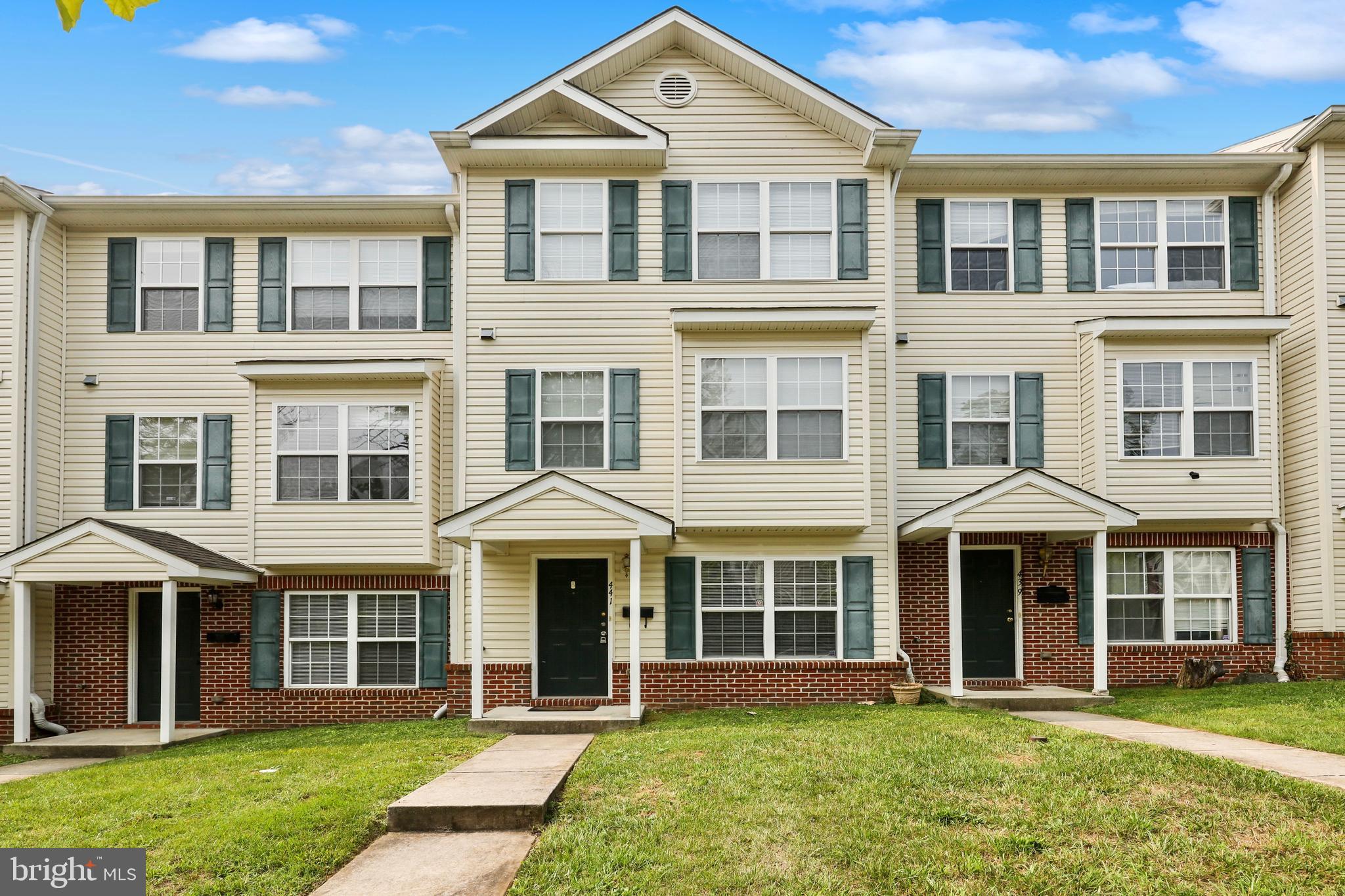 BELVEDERE SQUARE - Residential Income