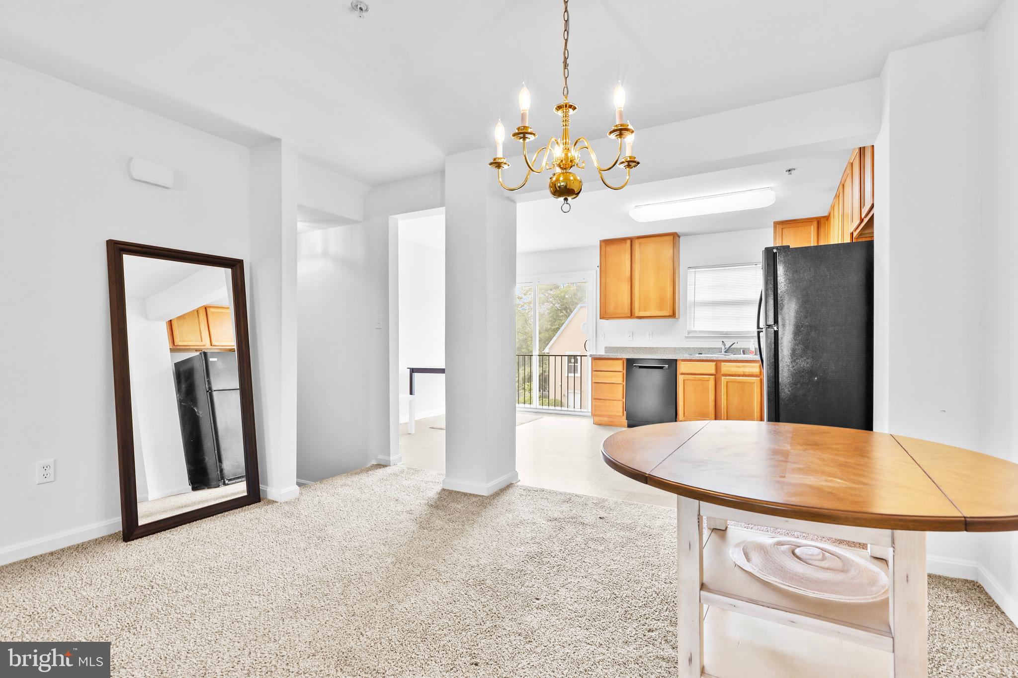 BELVEDERE SQUARE - Residential Income