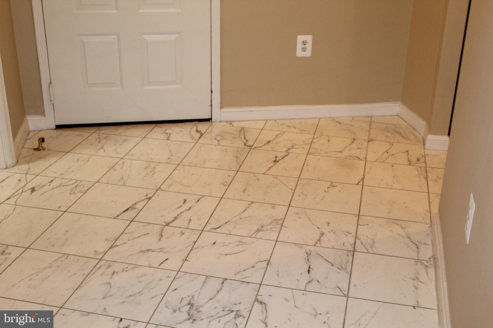 VANTAGE POINT EAST @ LEISURE WORLD - Residential Lease