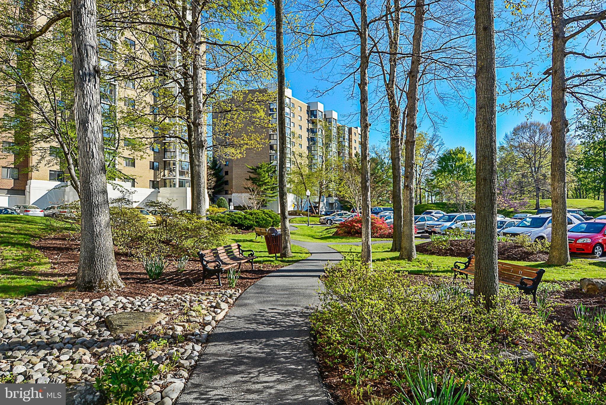VANTAGE POINT EAST @ LEISURE WORLD - Residential Lease