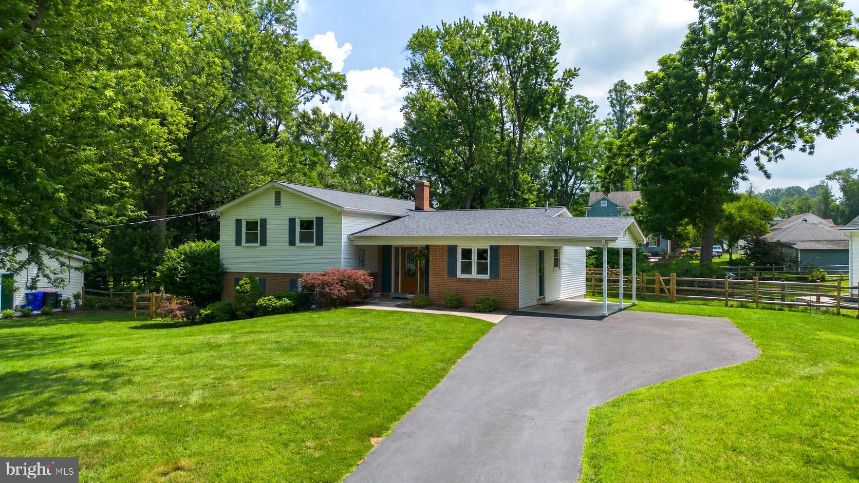 BROOKE MANOR ESTATES - Residential