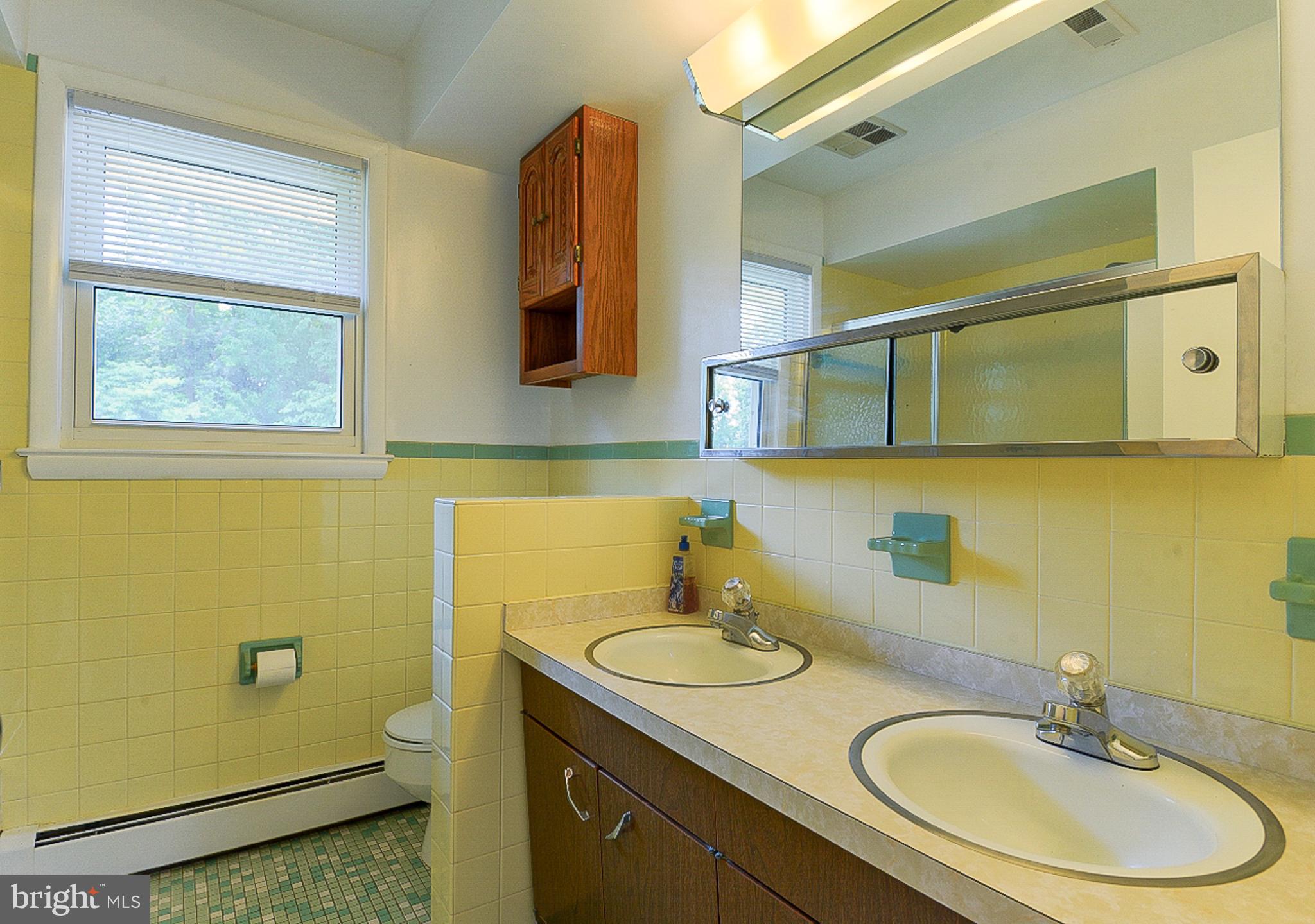 MAPLE CREST - Residential
