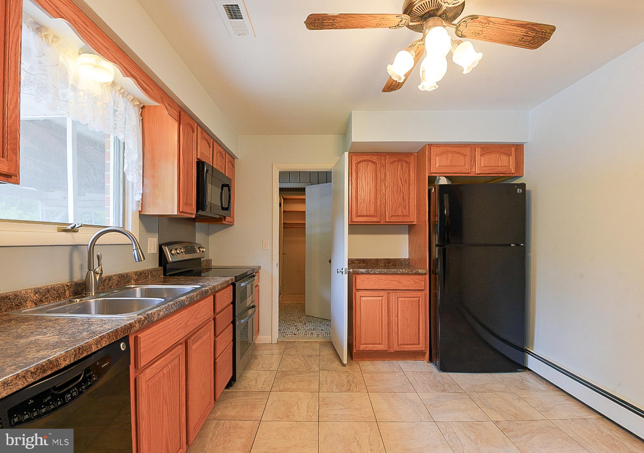MAPLE CREST - Residential
