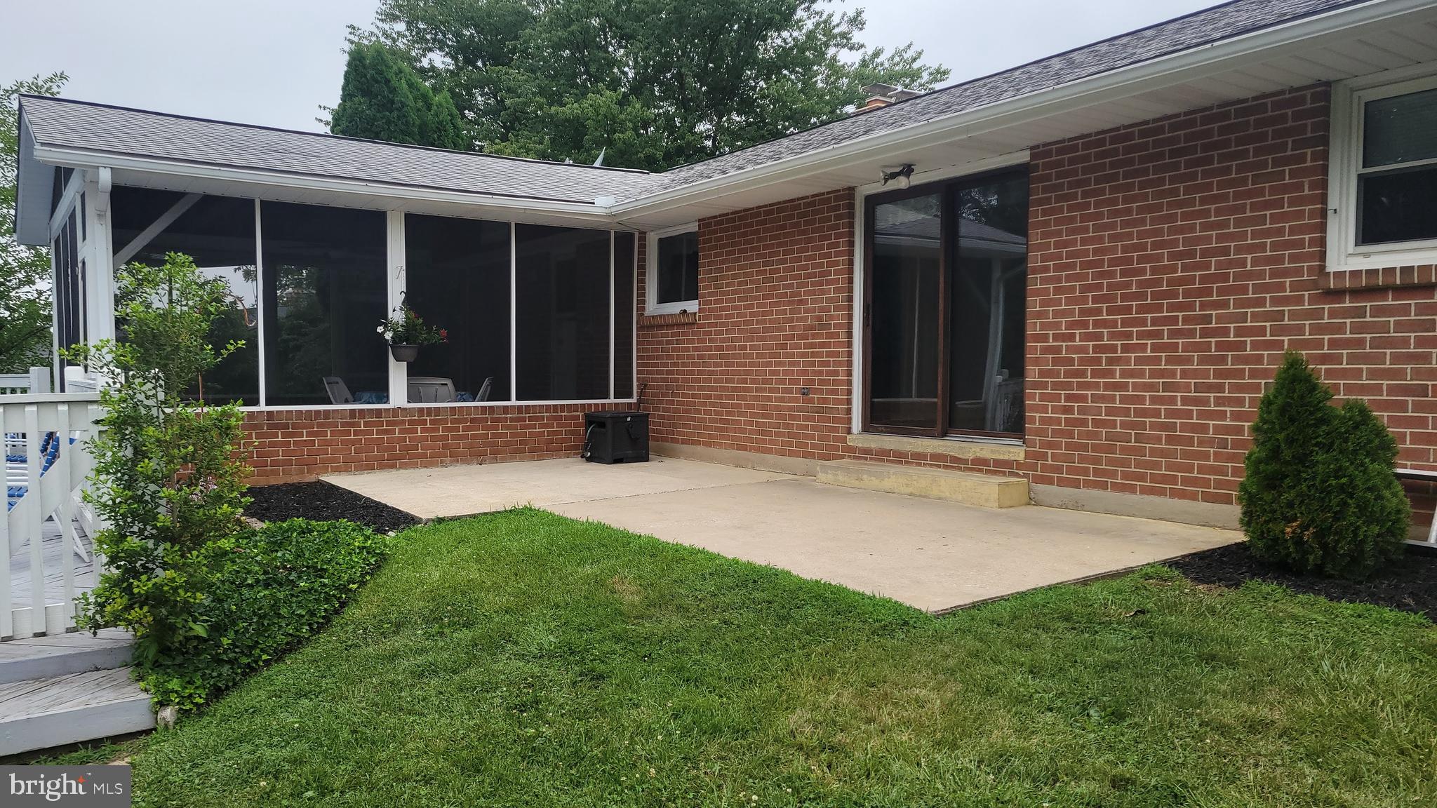 MAPLE CREST - Residential