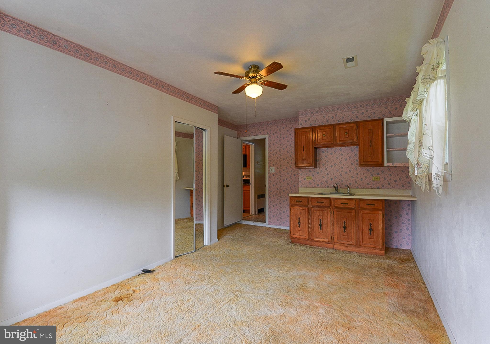 MAPLE CREST - Residential
