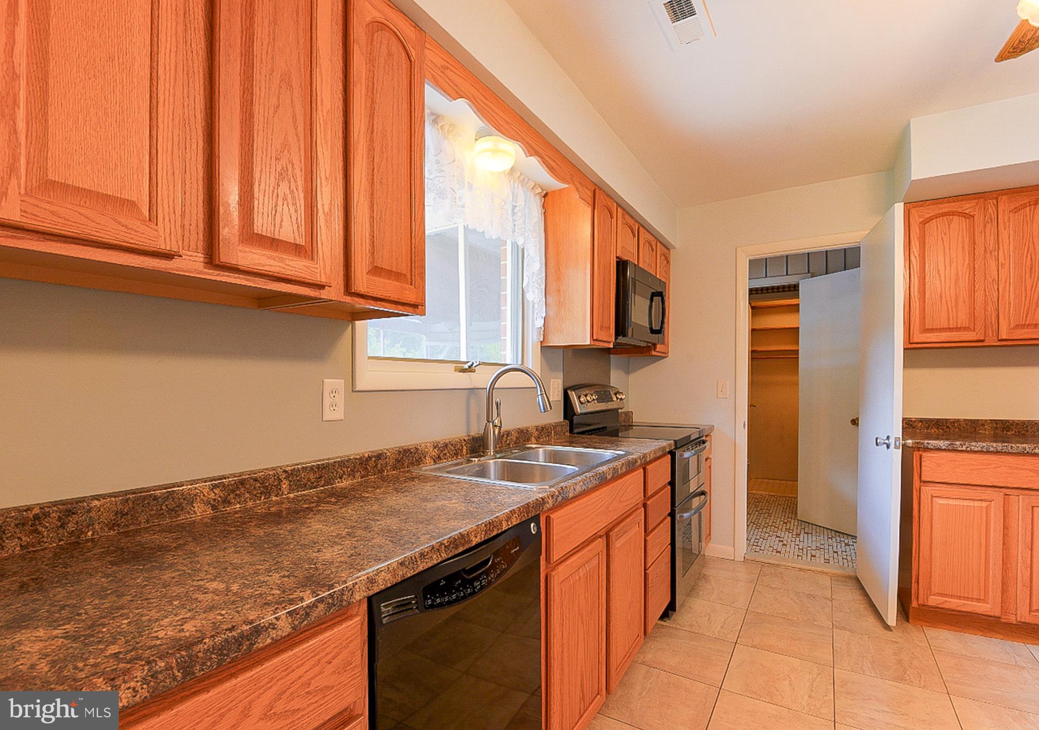 MAPLE CREST - Residential