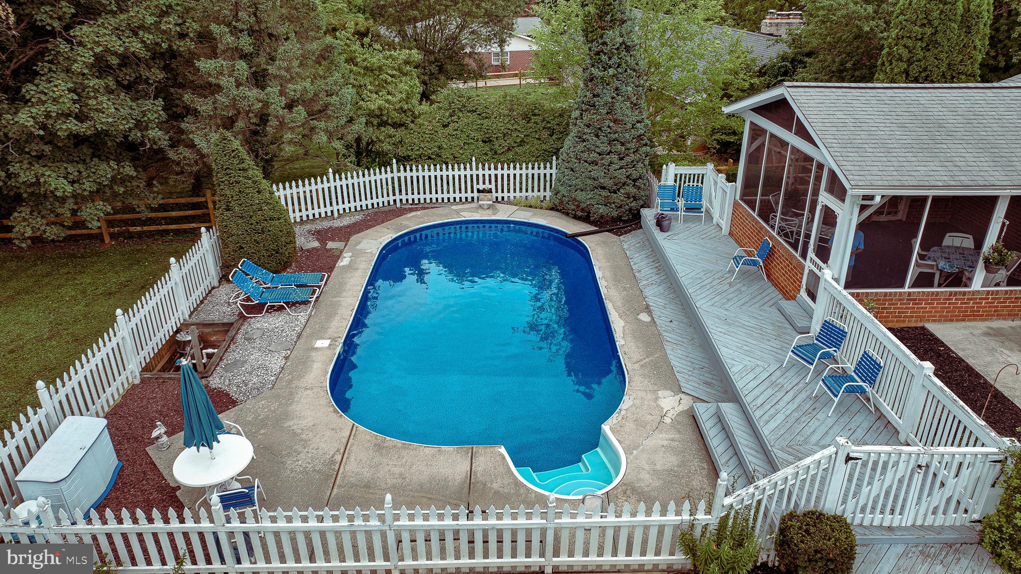 MAPLE CREST - Residential