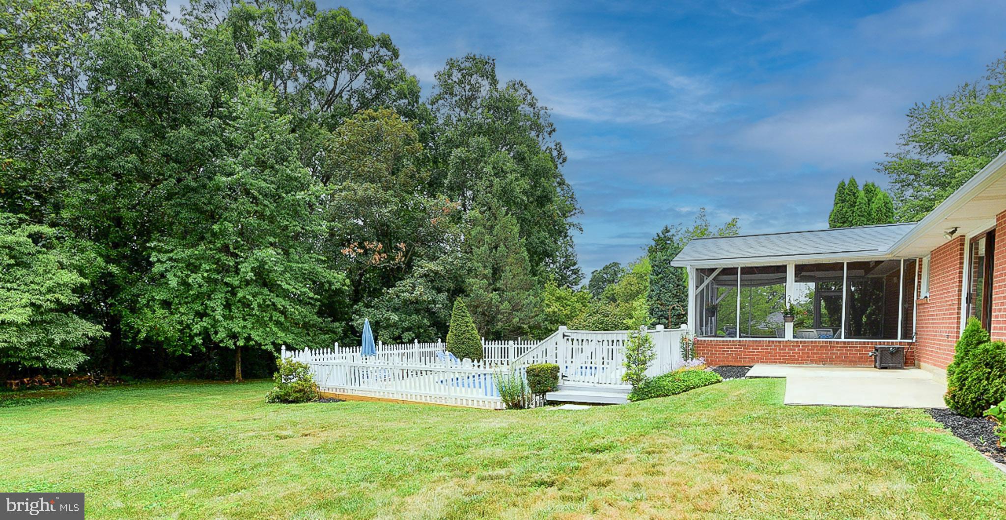 MAPLE CREST - Residential