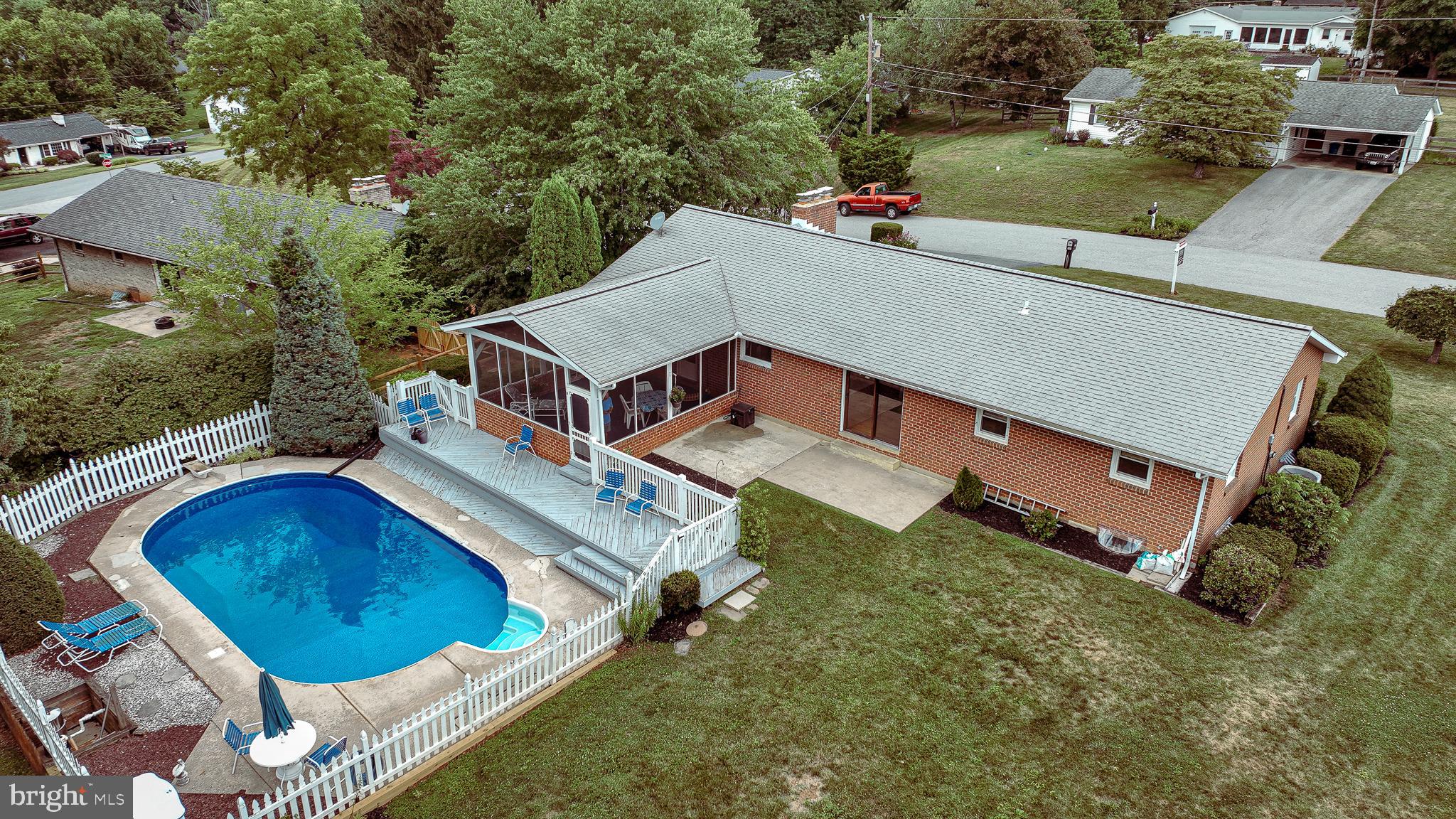 MAPLE CREST - Residential