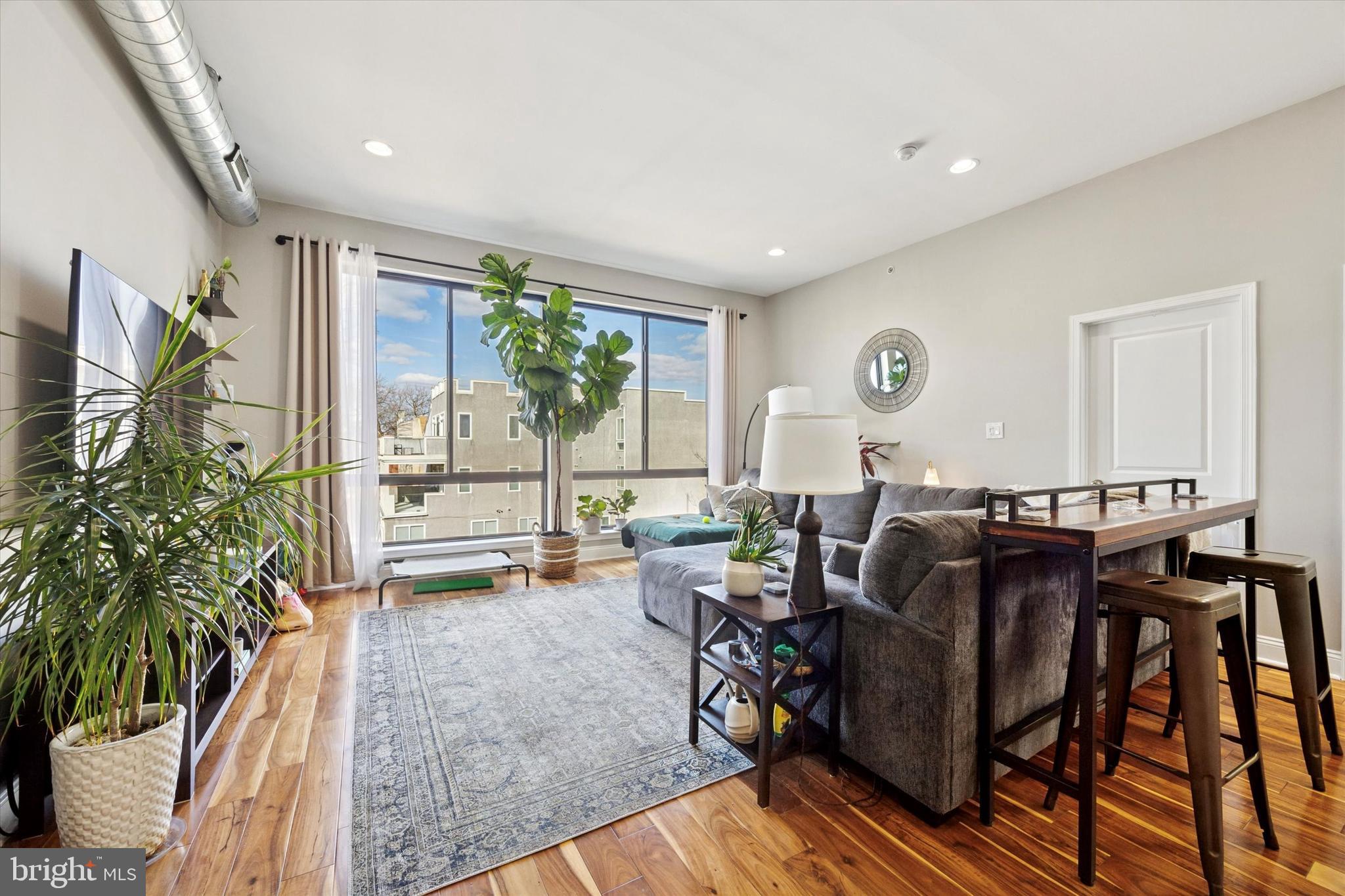 SPRING ARTS - Residential Lease