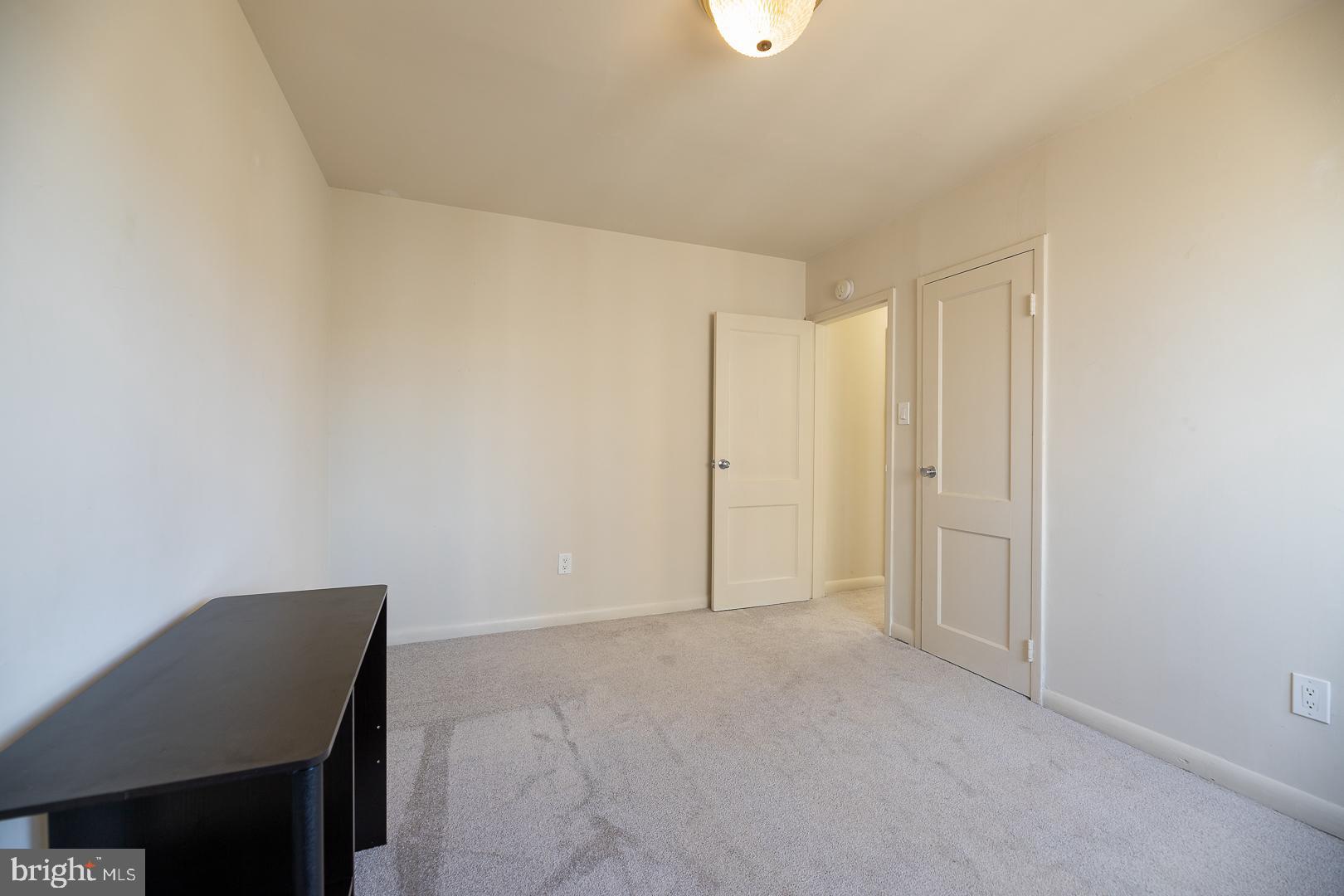 PARKSIDE CONDOMINIUMS - Residential Lease